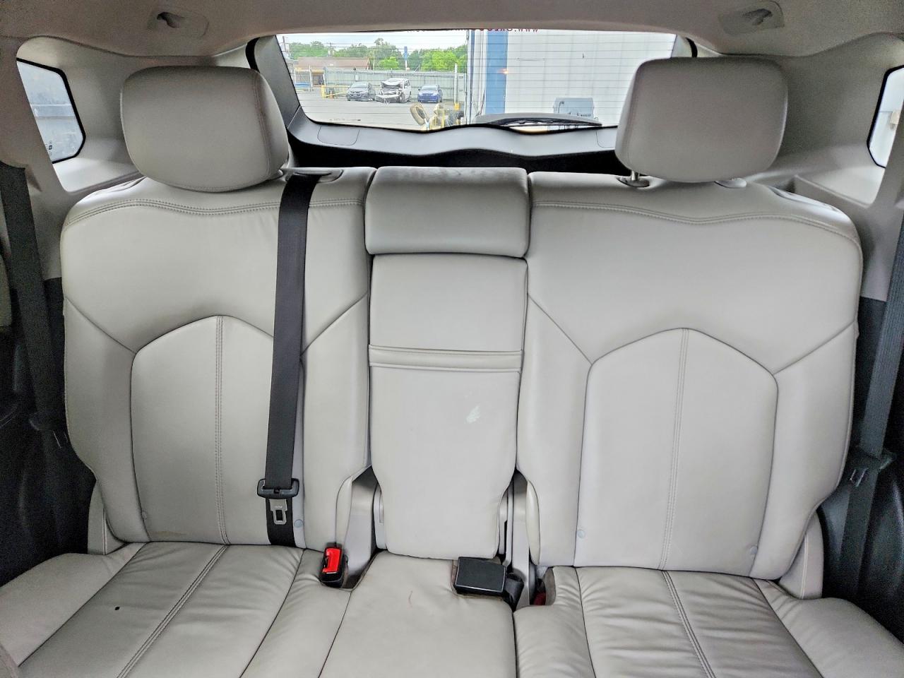2015 Cadillac Srx Silver vin: 3GYFNAE32FS565740