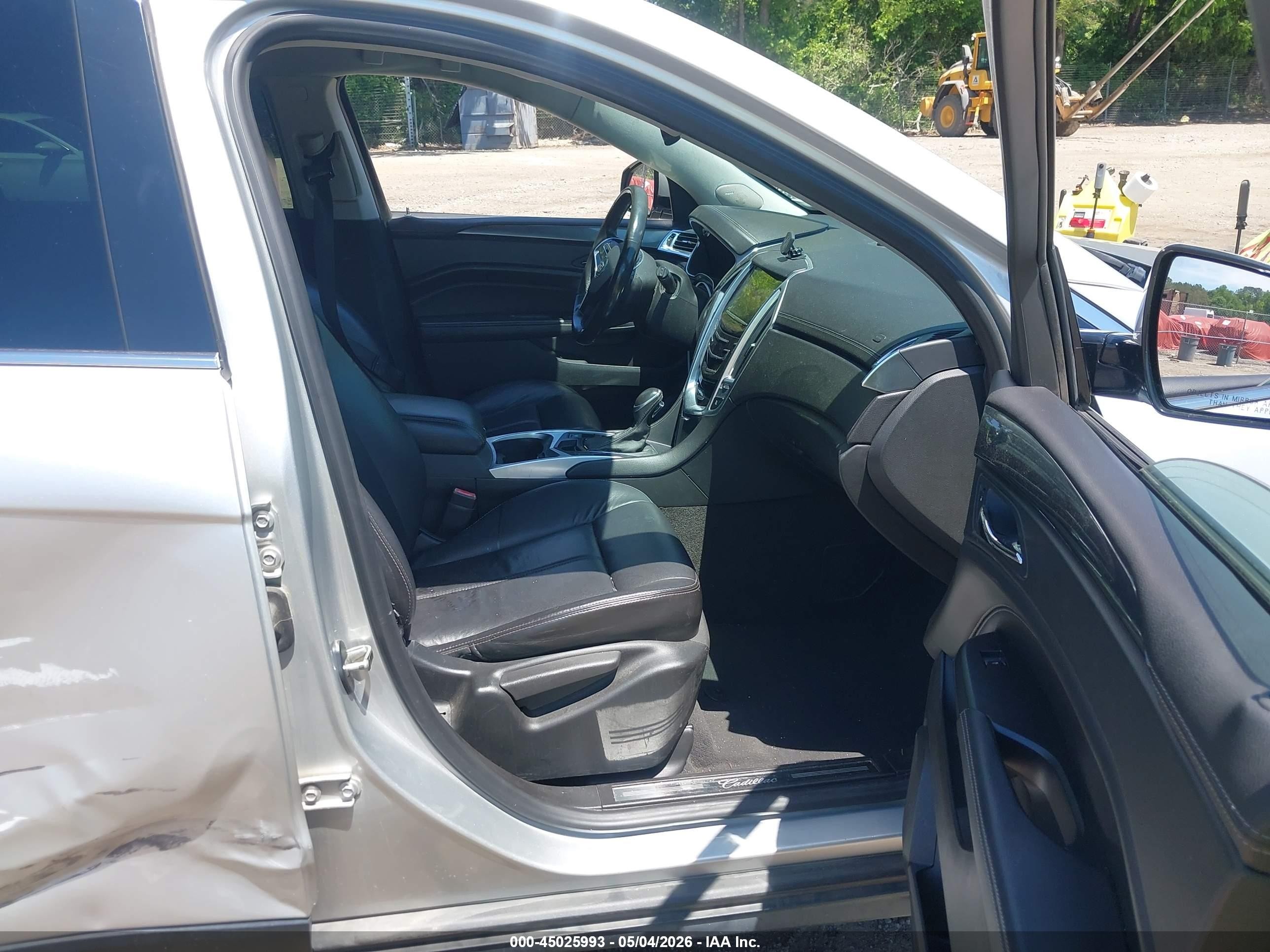 2014 Cadillac Srx Standard Silver vin: 3GYFNAE33ES645028