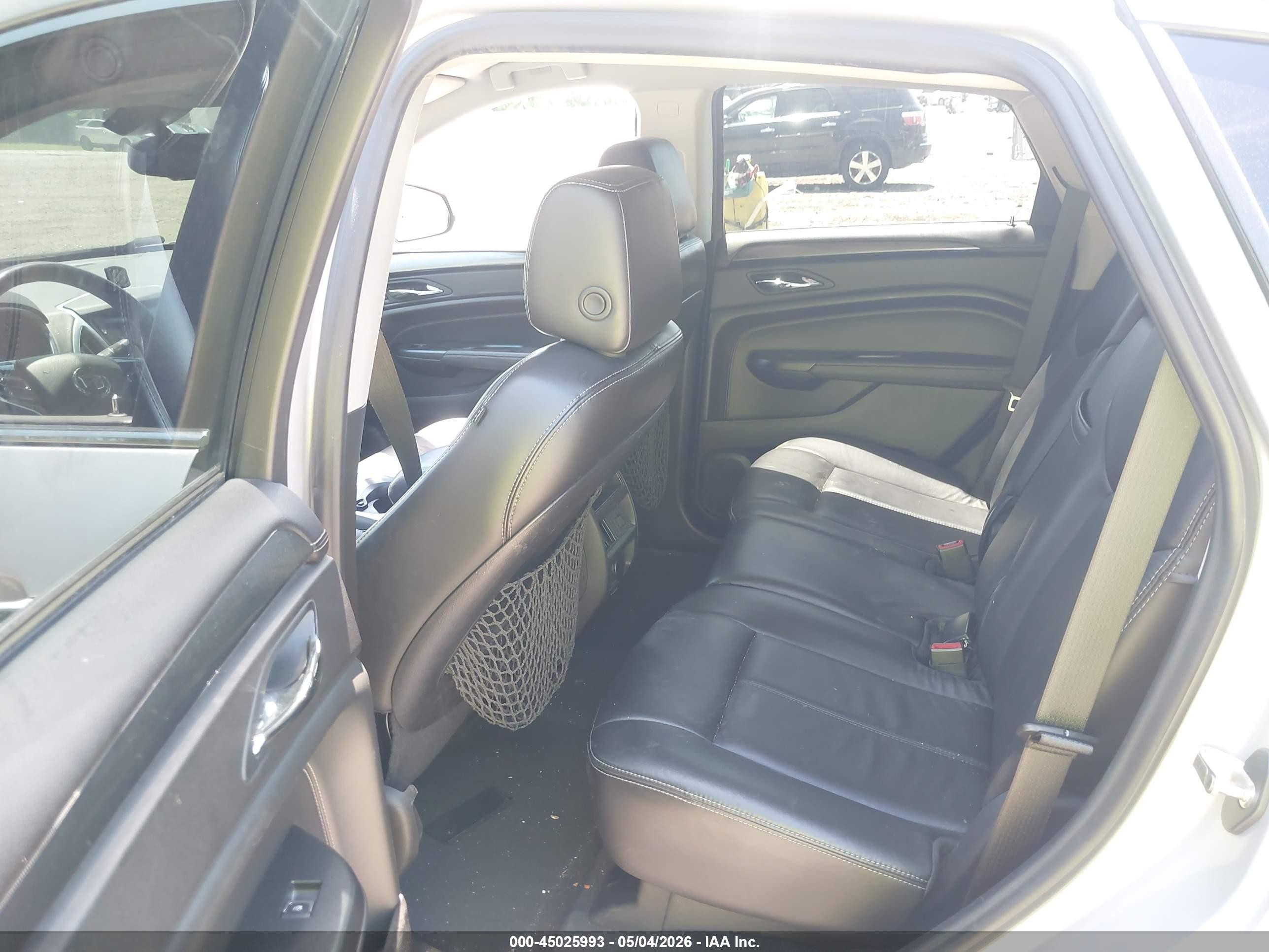2014 Cadillac Srx Standard Silver vin: 3GYFNAE33ES645028