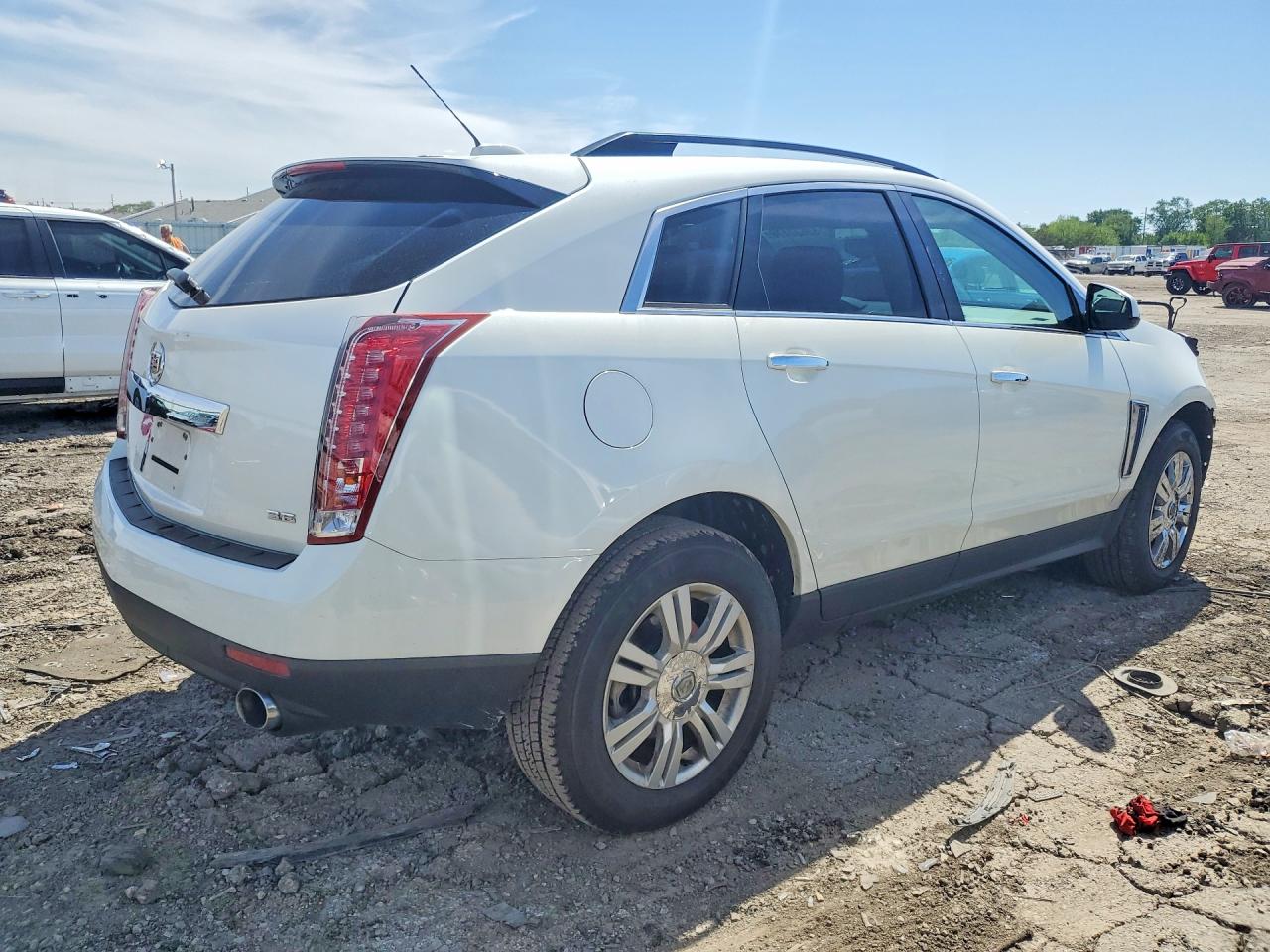 2015 Cadillac Srx Белый vin: 3GYFNAE33FS550910