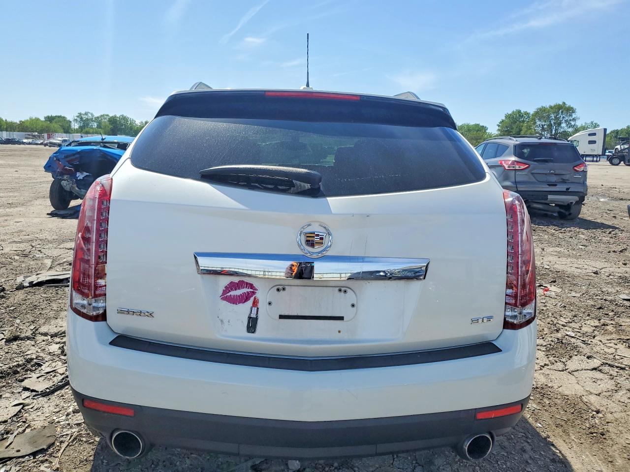 2015 Cadillac Srx Белый vin: 3GYFNAE33FS550910