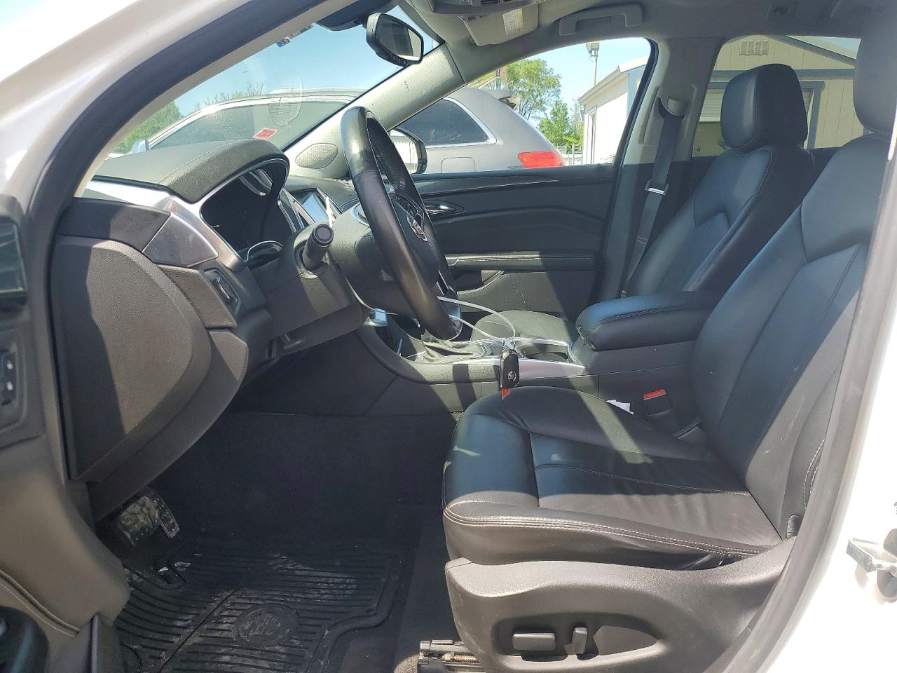 2015 Cadillac Srx Белый vin: 3GYFNAE33FS550910
