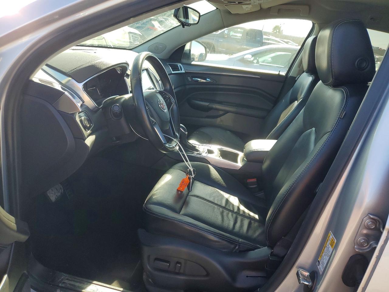 2015 Cadillac Srx Серебряный vin: 3GYFNAE36FS595341