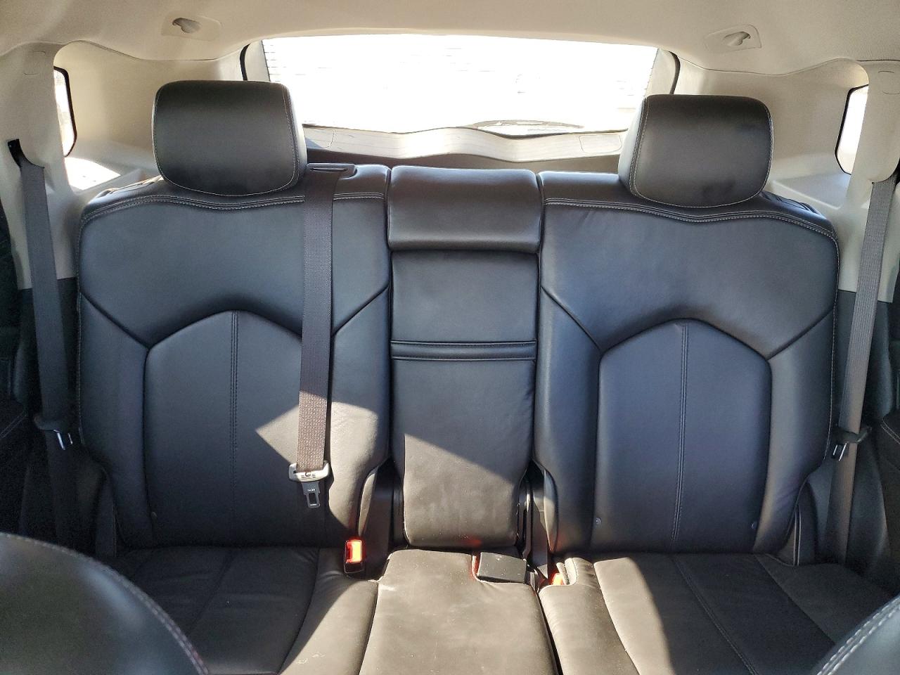 2015 Cadillac Srx Серебряный vin: 3GYFNAE36FS595341