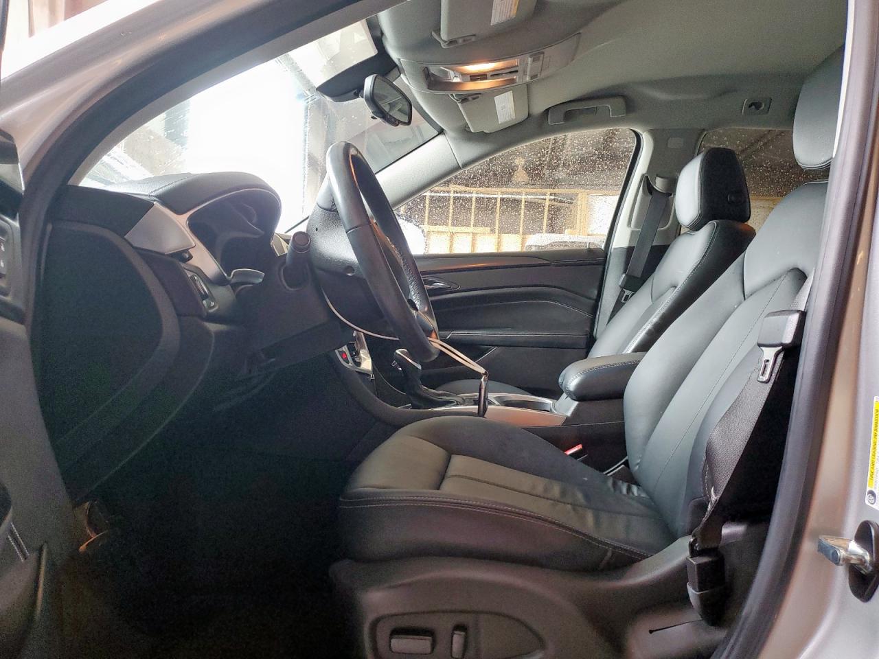 2015 Cadillac Srx Серебряный vin: 3GYFNAE36FS638429