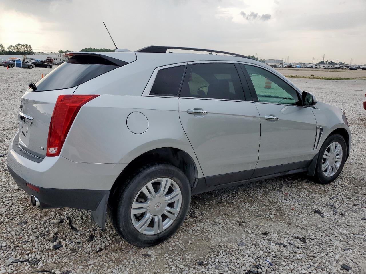 2015 Cadillac Srx Серебряный vin: 3GYFNAE36FS638429