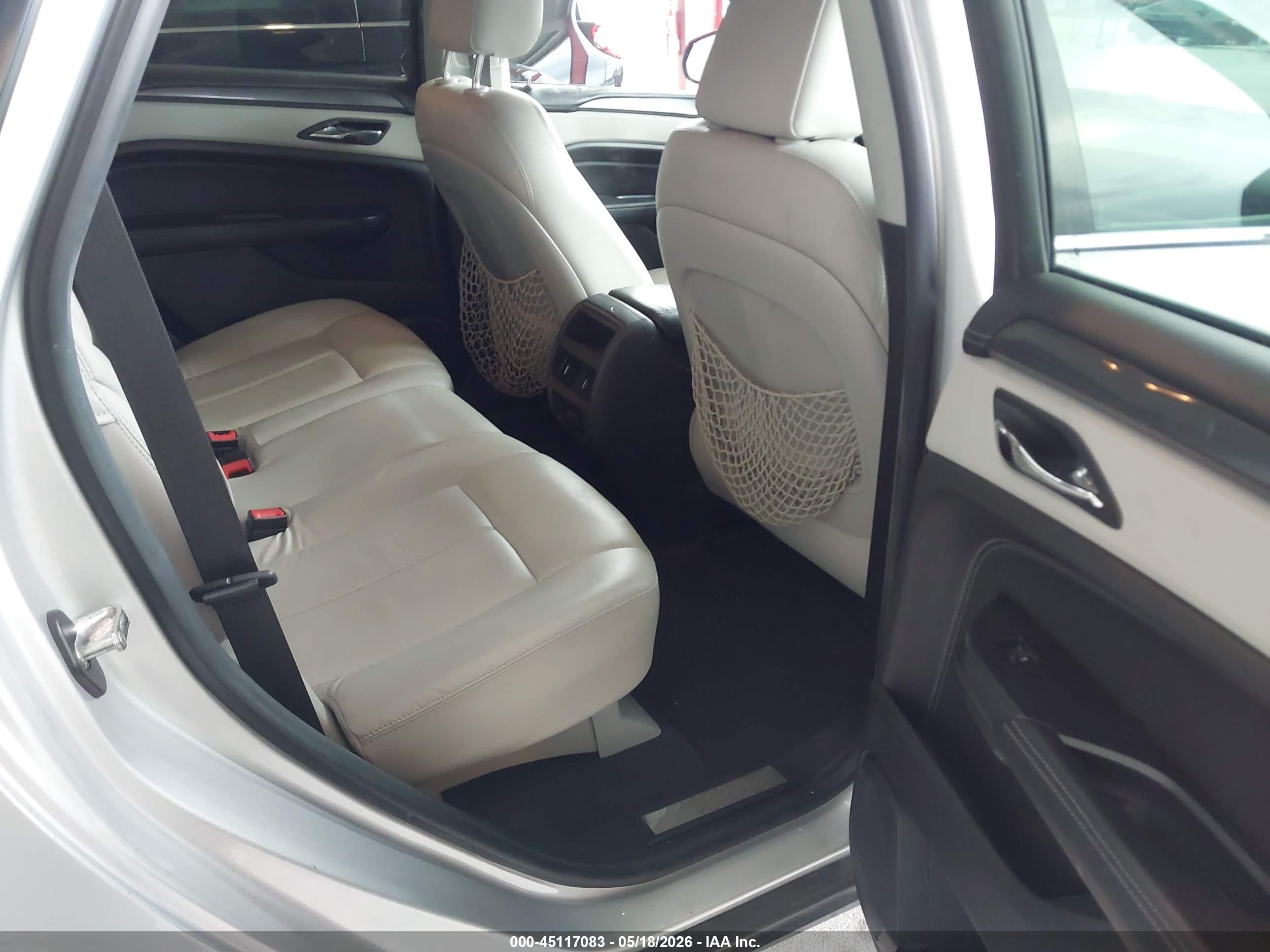 2015 Cadillac Srx Standard Silver vin: 3GYFNAE38FS567847