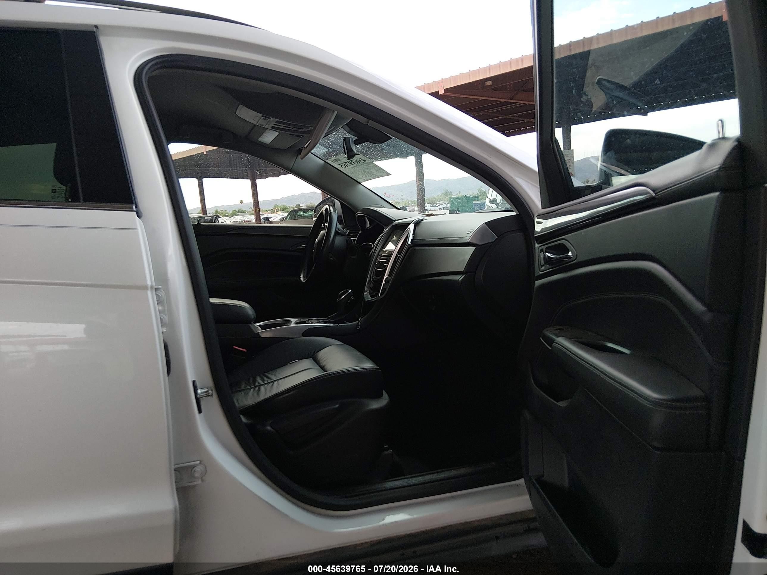 2015 Cadillac Srx Standard Белый vin: 3GYFNAE39FS637274