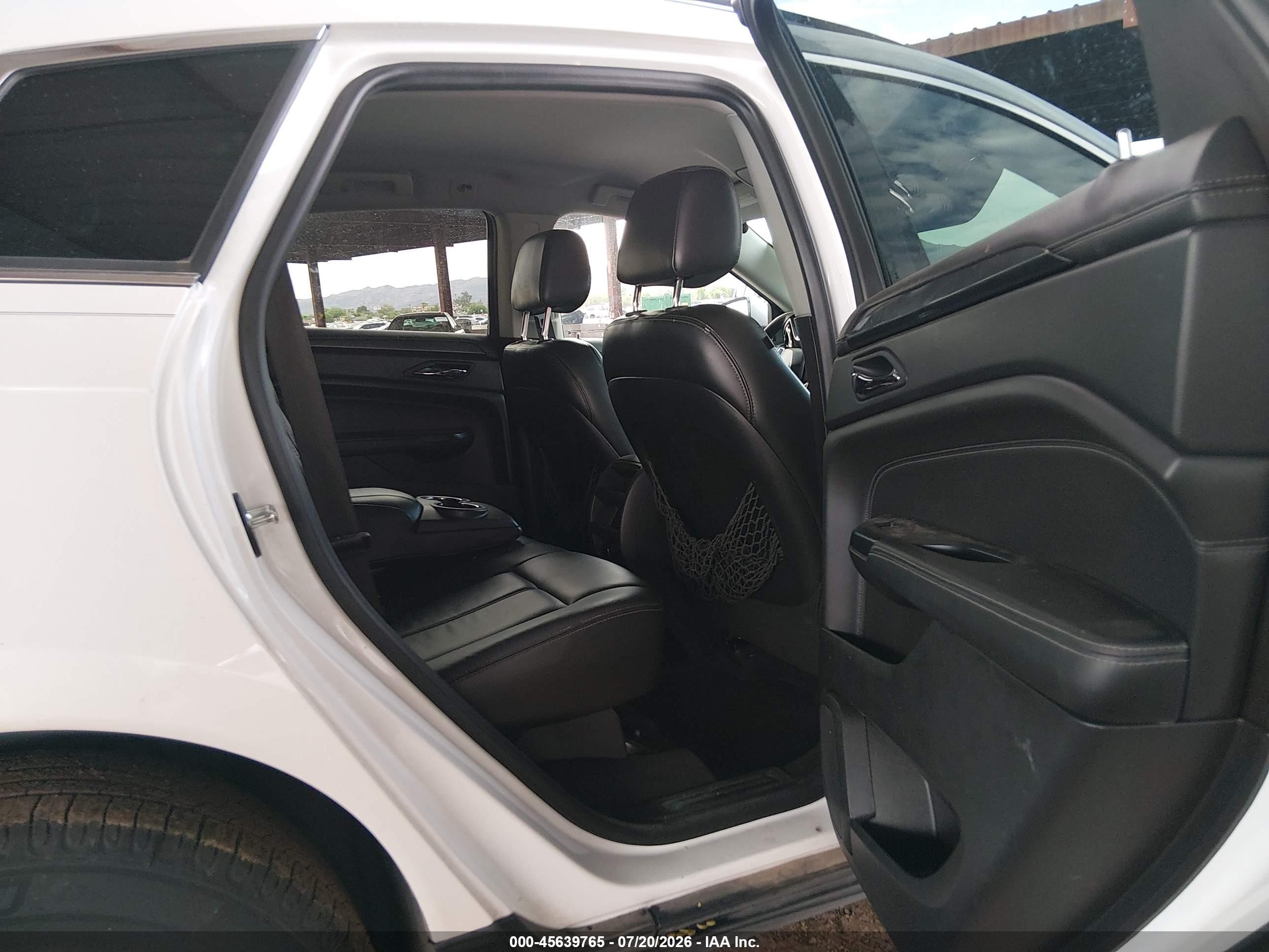 2015 Cadillac Srx Standard Белый vin: 3GYFNAE39FS637274