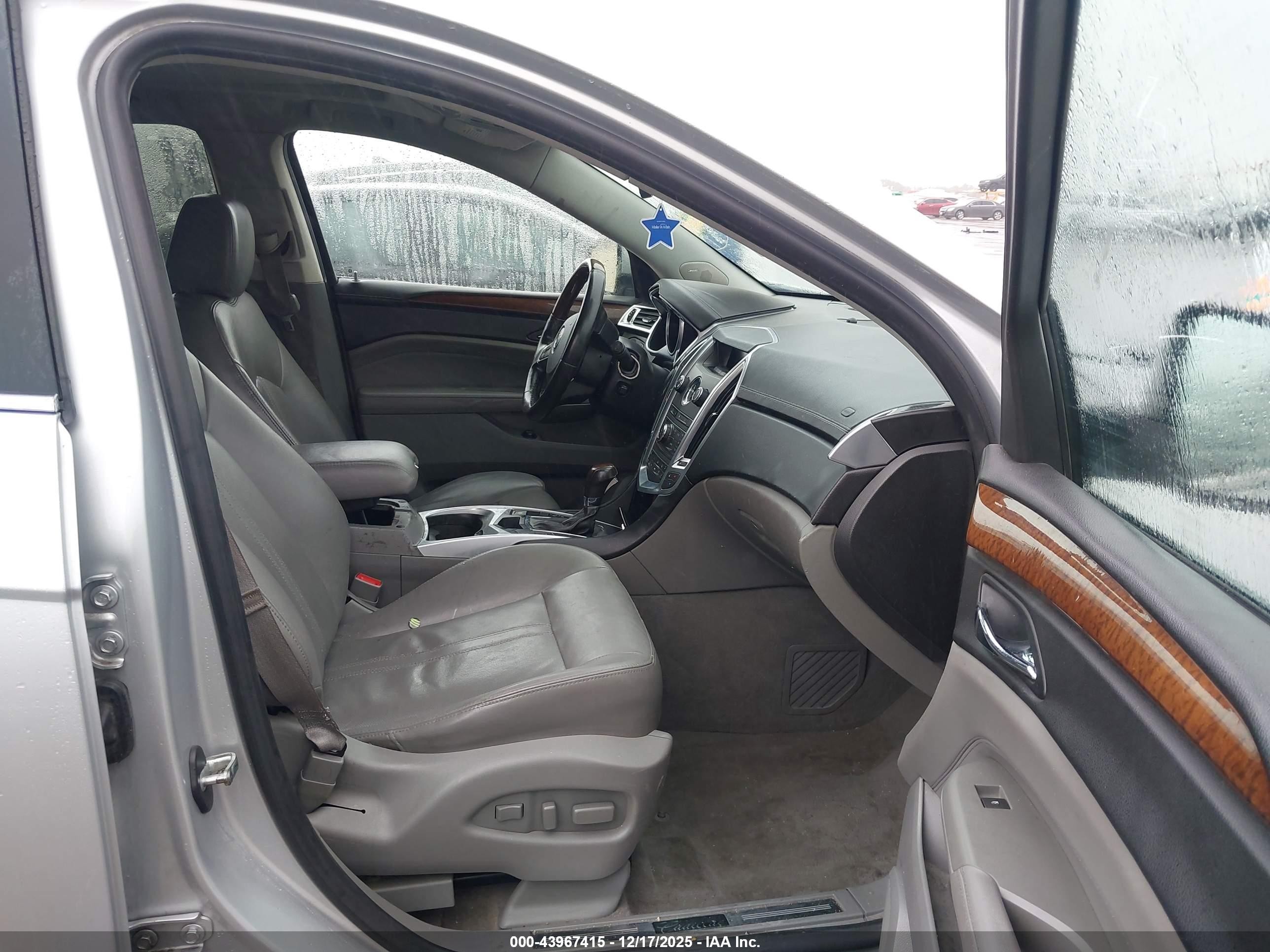 2011 Cadillac Srx Luxury Collection Silver vin: 3GYFNAEY1BS679282