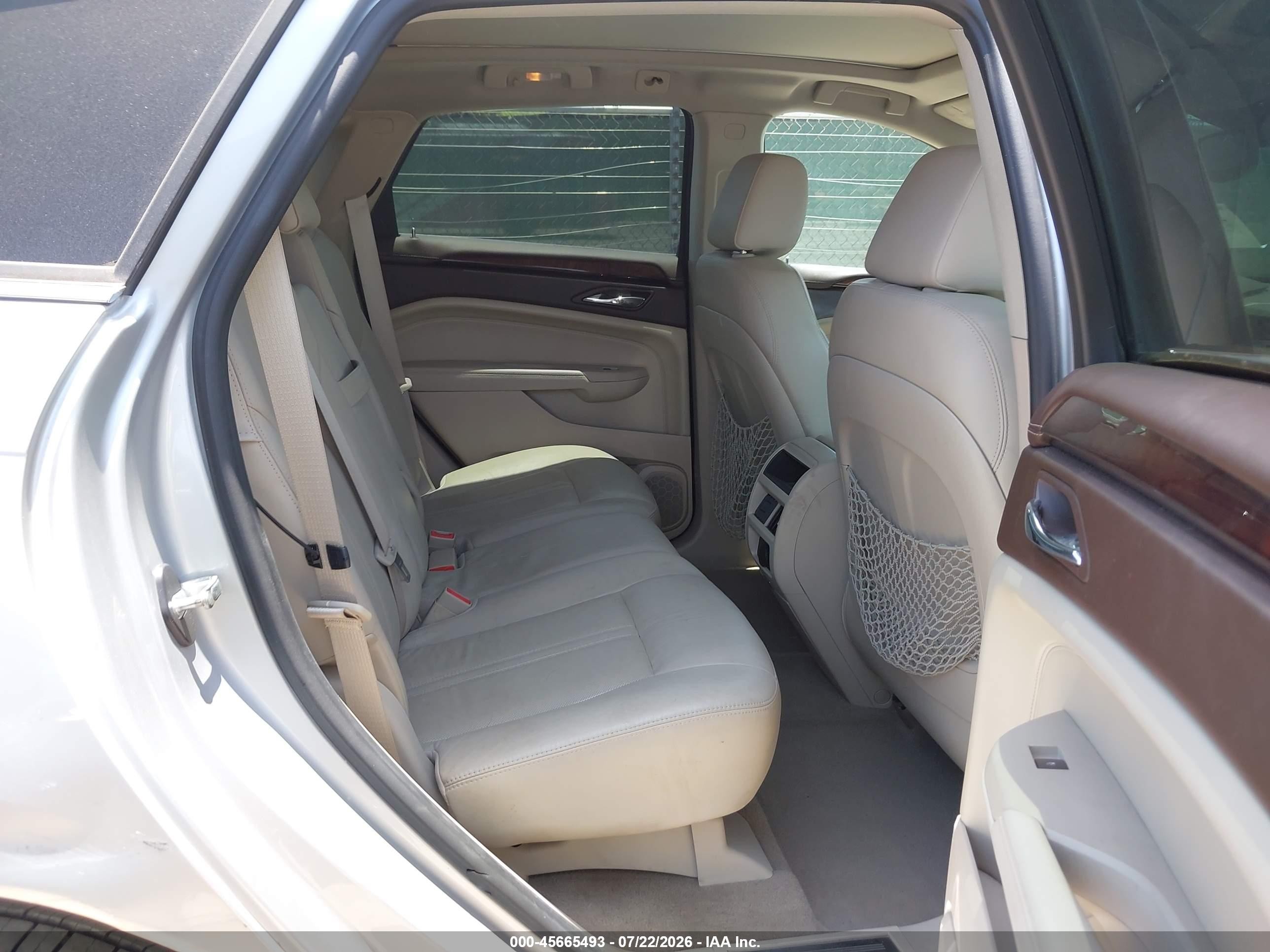 2010 Cadillac Srx Luxury Collection Silver vin: 3GYFNAEY2AS543919