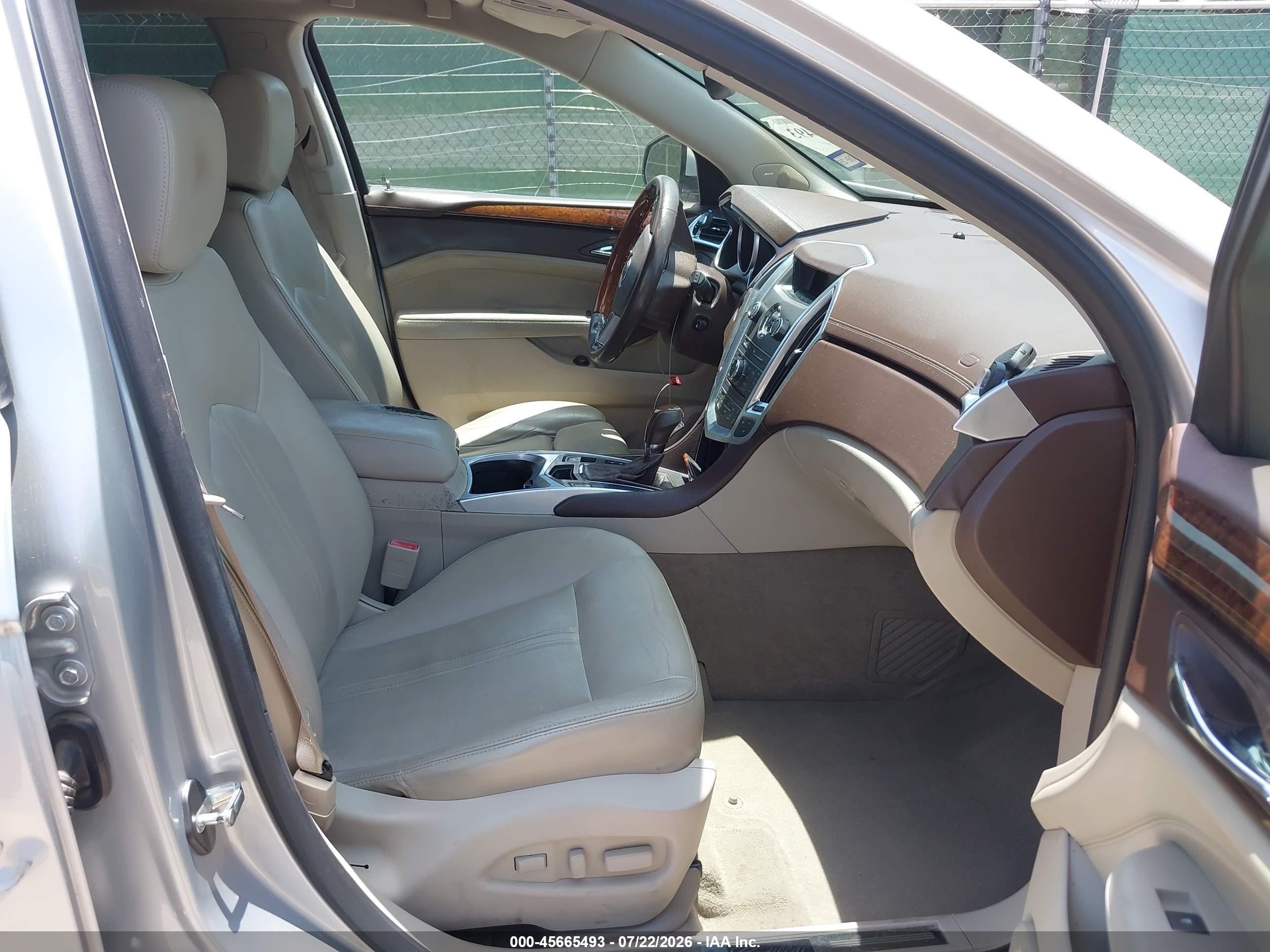 2010 Cadillac Srx Luxury Collection Silver vin: 3GYFNAEY2AS543919