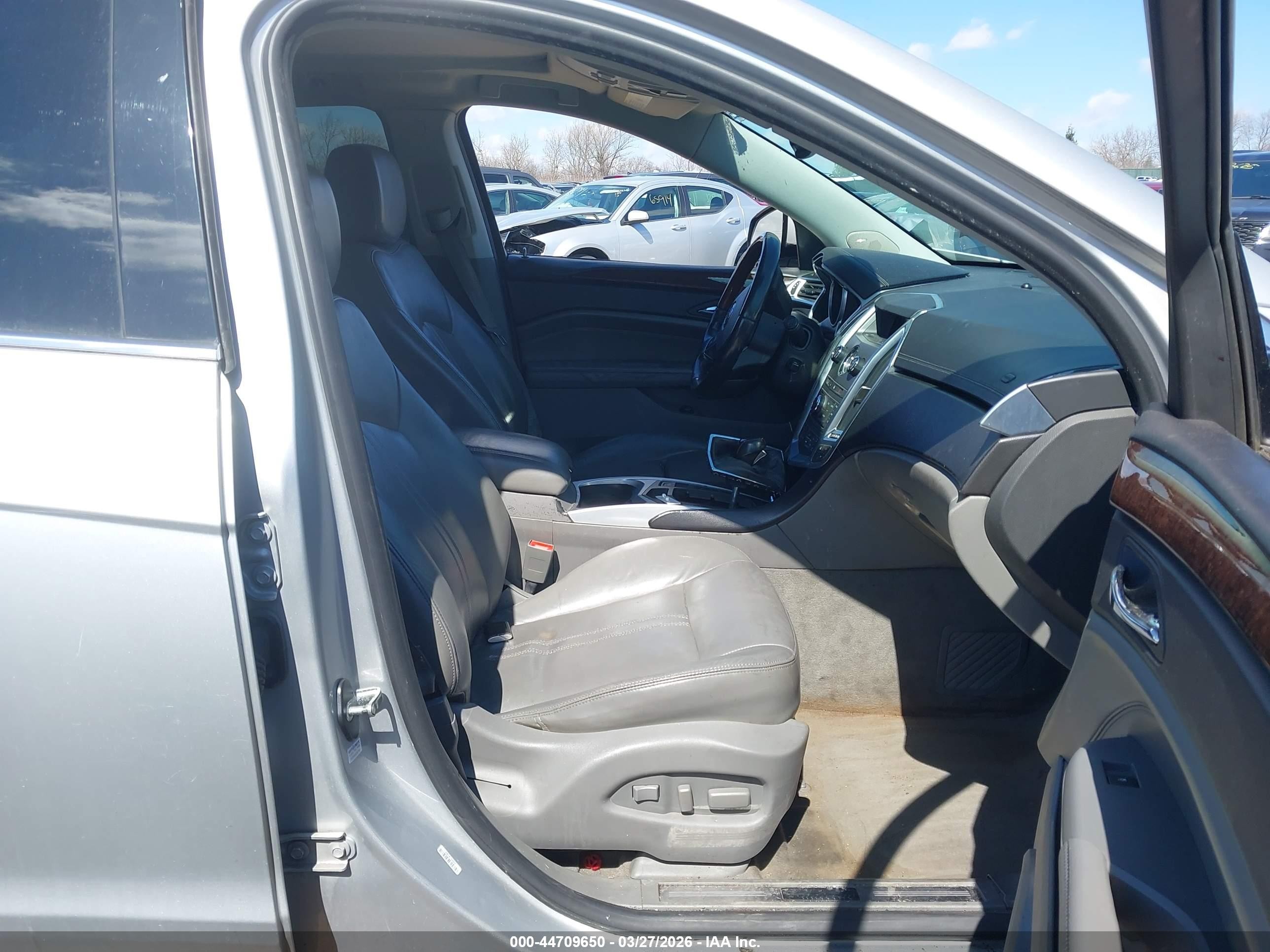 2010 Cadillac Srx Luxury Collection Silver vin: 3GYFNAEY4AS642578