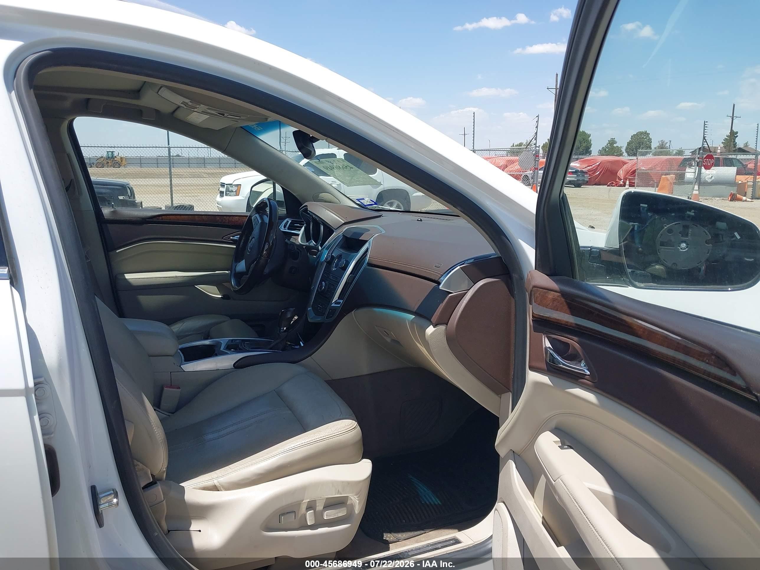 2010 Cadillac Srx Luxury Collection White vin: 3GYFNAEY8AS638338