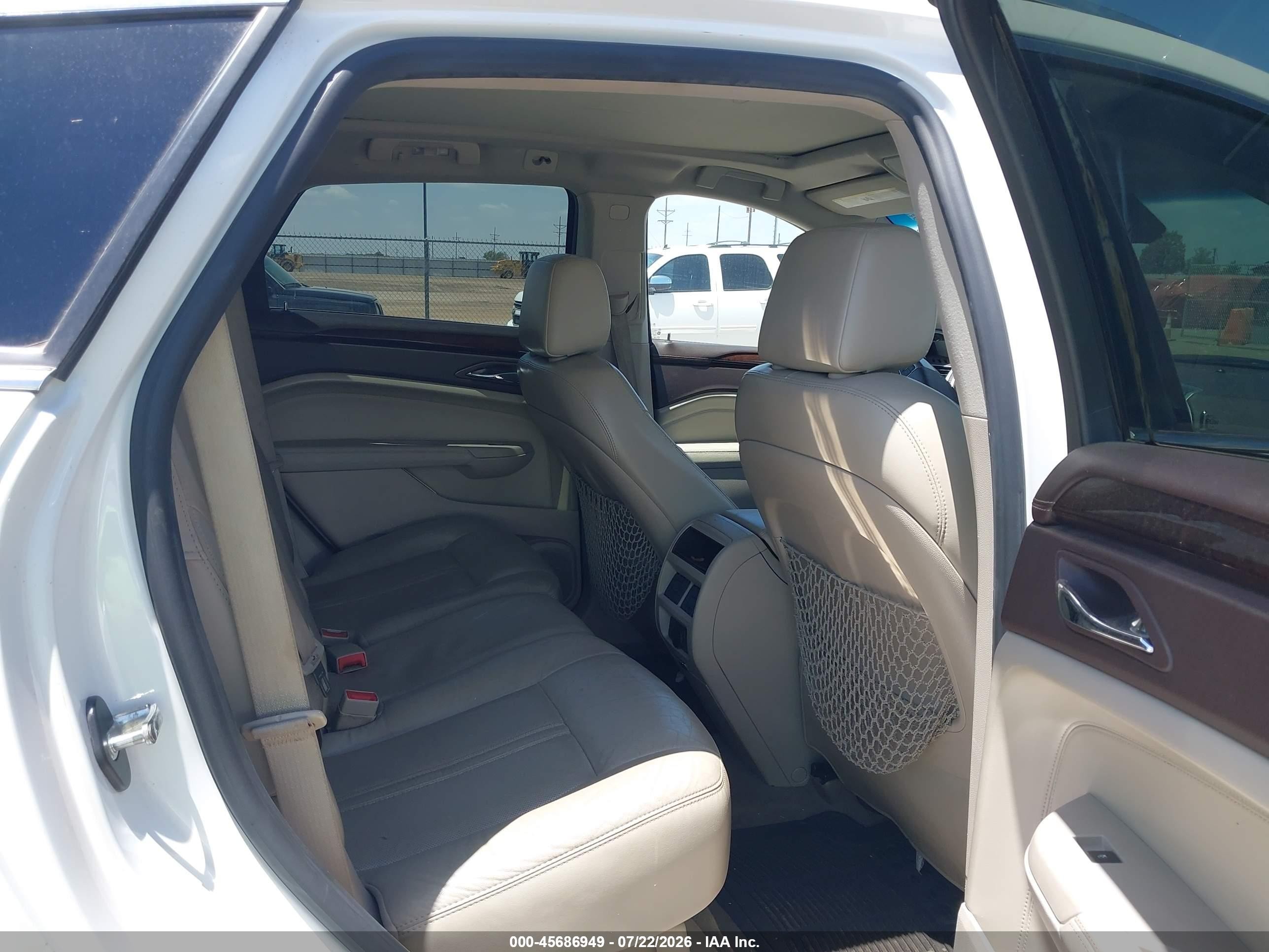 2010 Cadillac Srx Luxury Collection White vin: 3GYFNAEY8AS638338