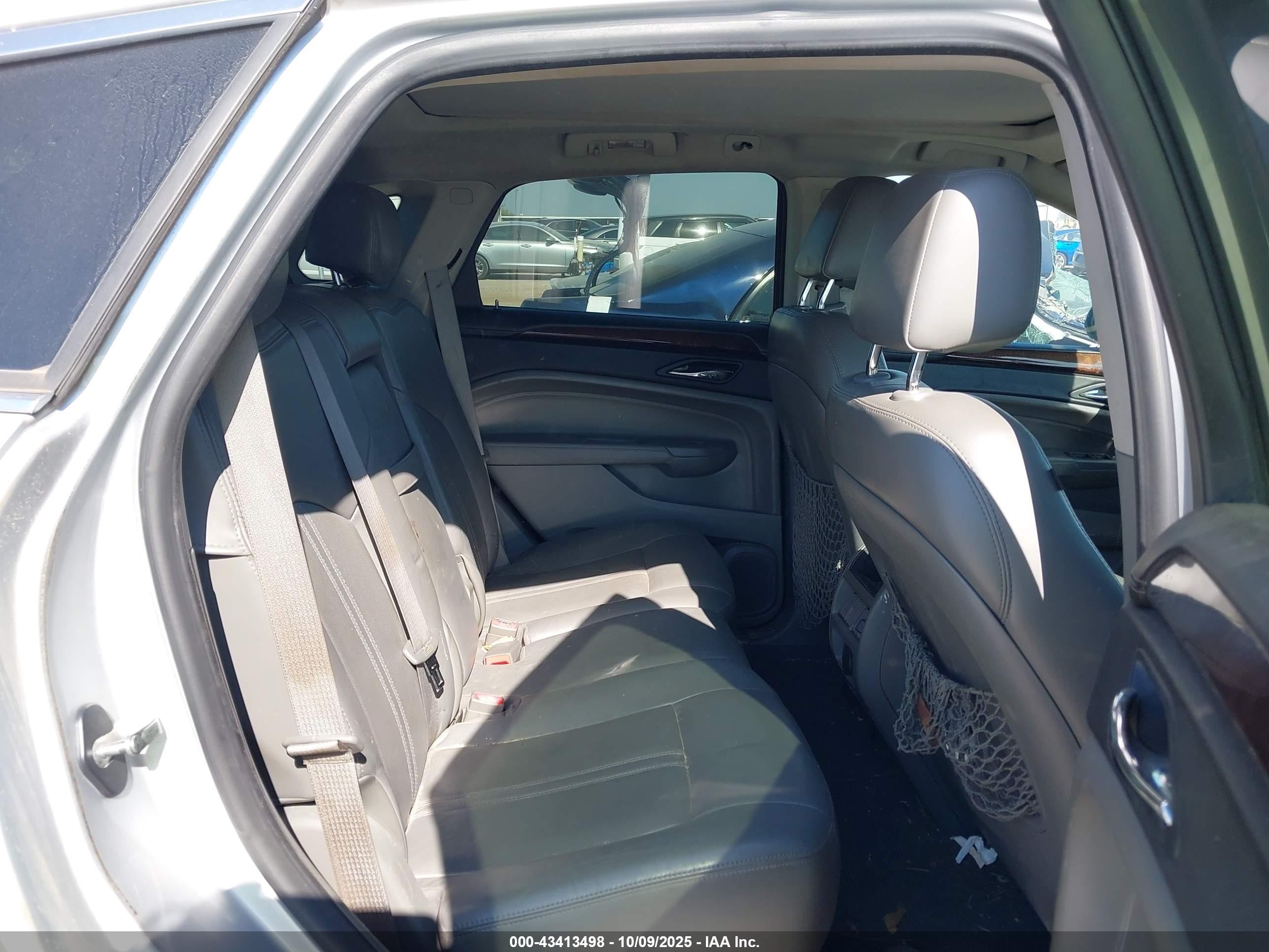 2011 Cadillac Srx Luxury Collection Silver vin: 3GYFNAEY8BS678548
