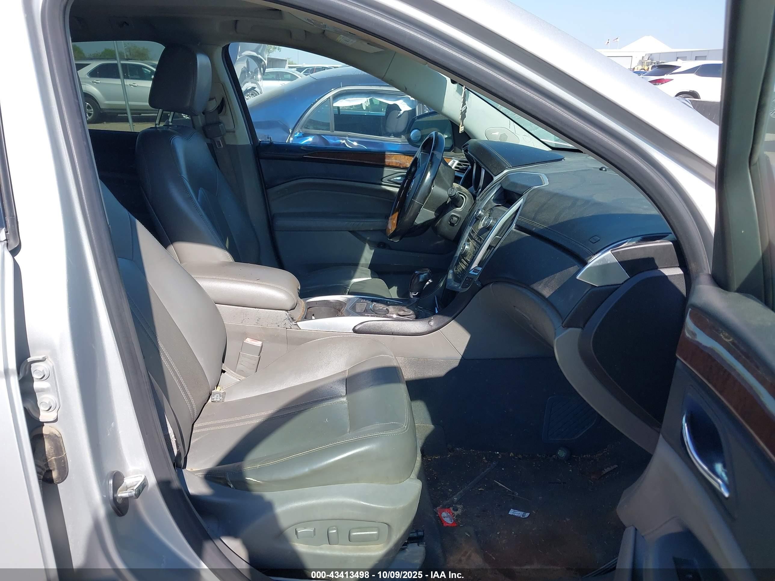 2011 Cadillac Srx Luxury Collection Silver vin: 3GYFNAEY8BS678548