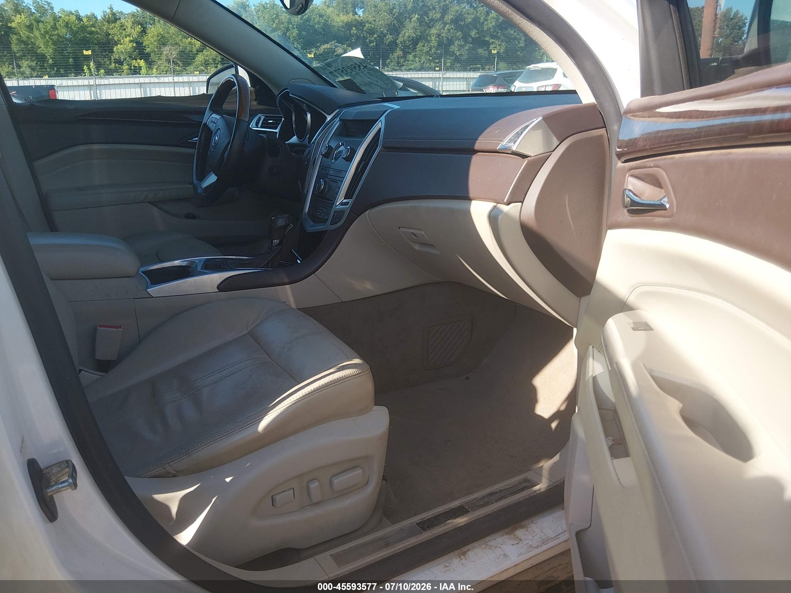 2010 Cadillac Srx Luxury Collection White vin: 3GYFNAEY9AS557638