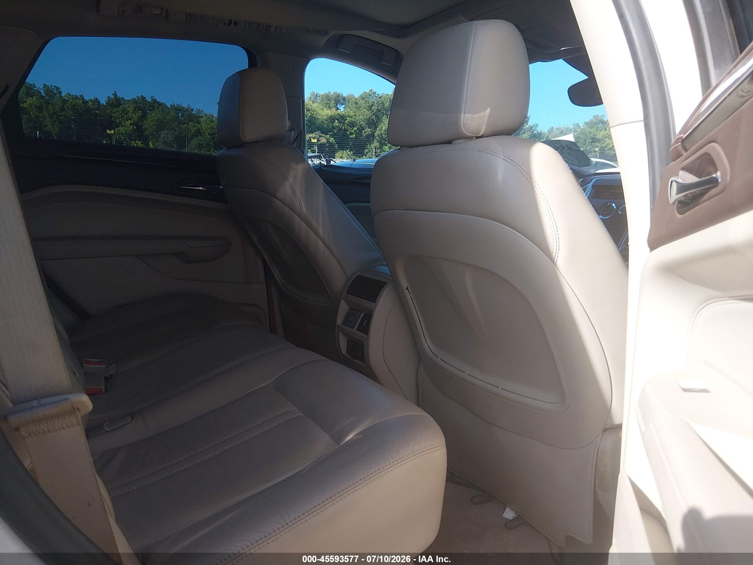2010 Cadillac Srx Luxury Collection White vin: 3GYFNAEY9AS557638