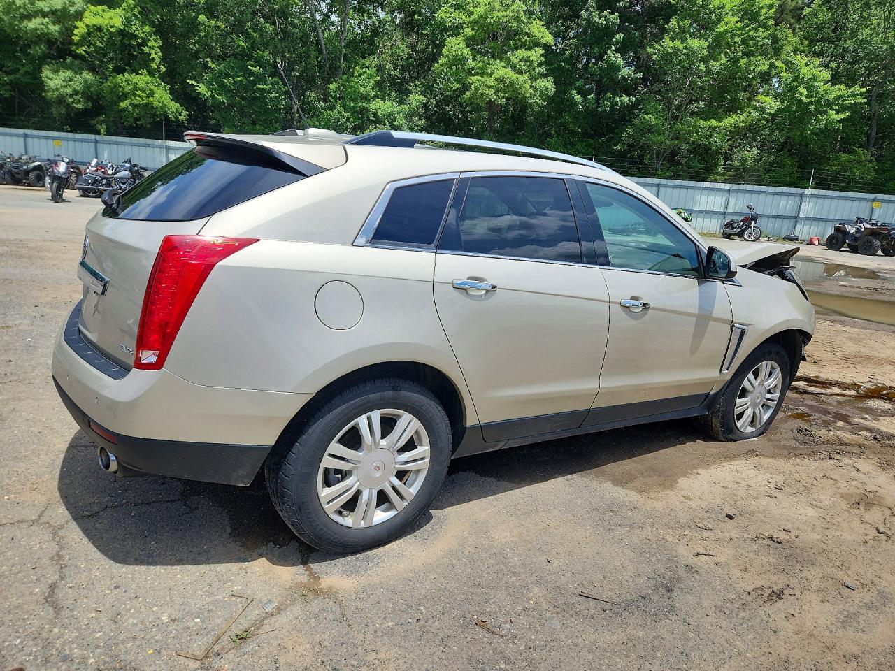 2015 Cadillac Srx Luxury Collection Золотой vin: 3GYFNBE30FS628081