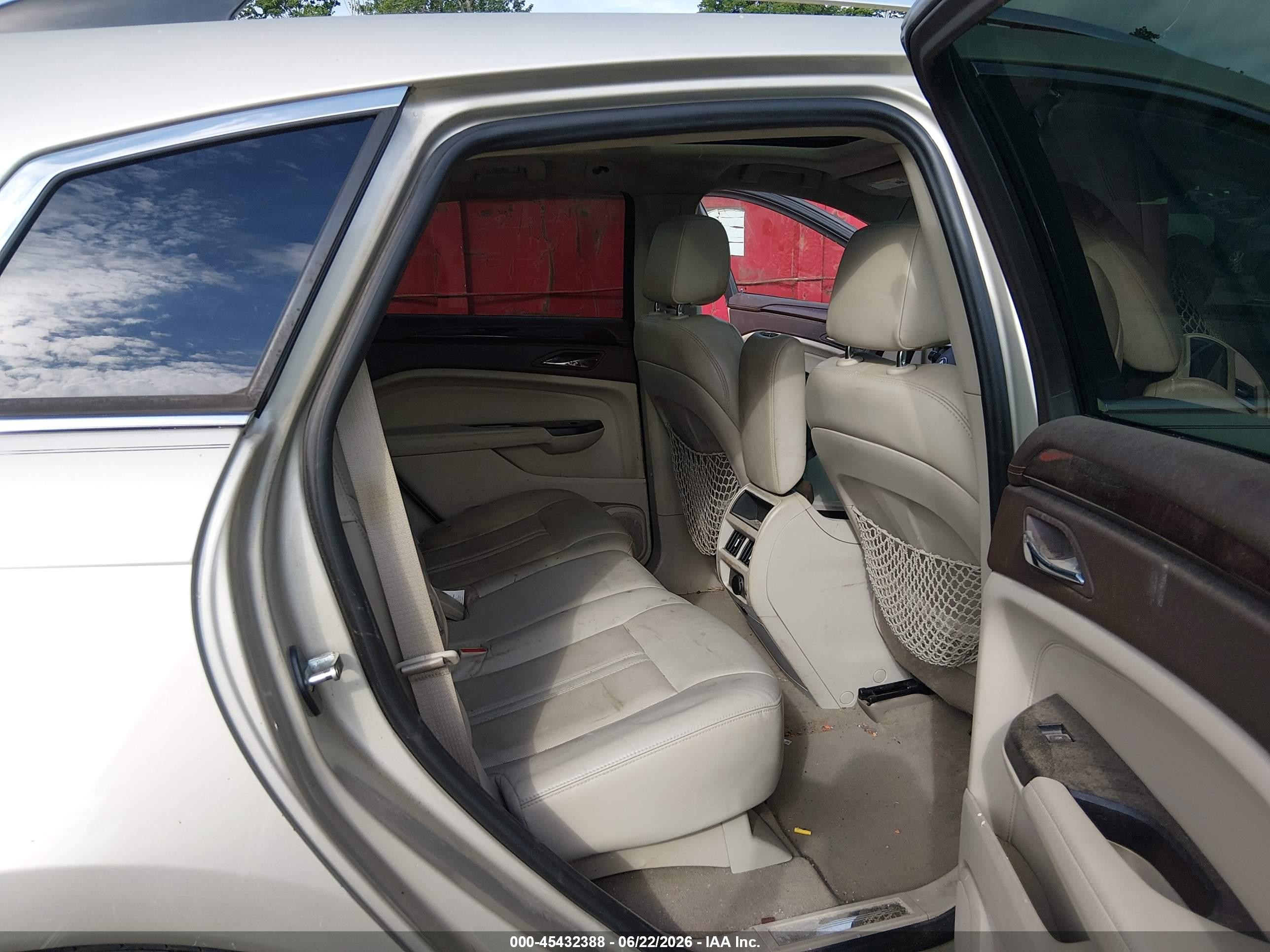 2015 Cadillac Srx Luxury Collection Gold vin: 3GYFNBE31FS546313