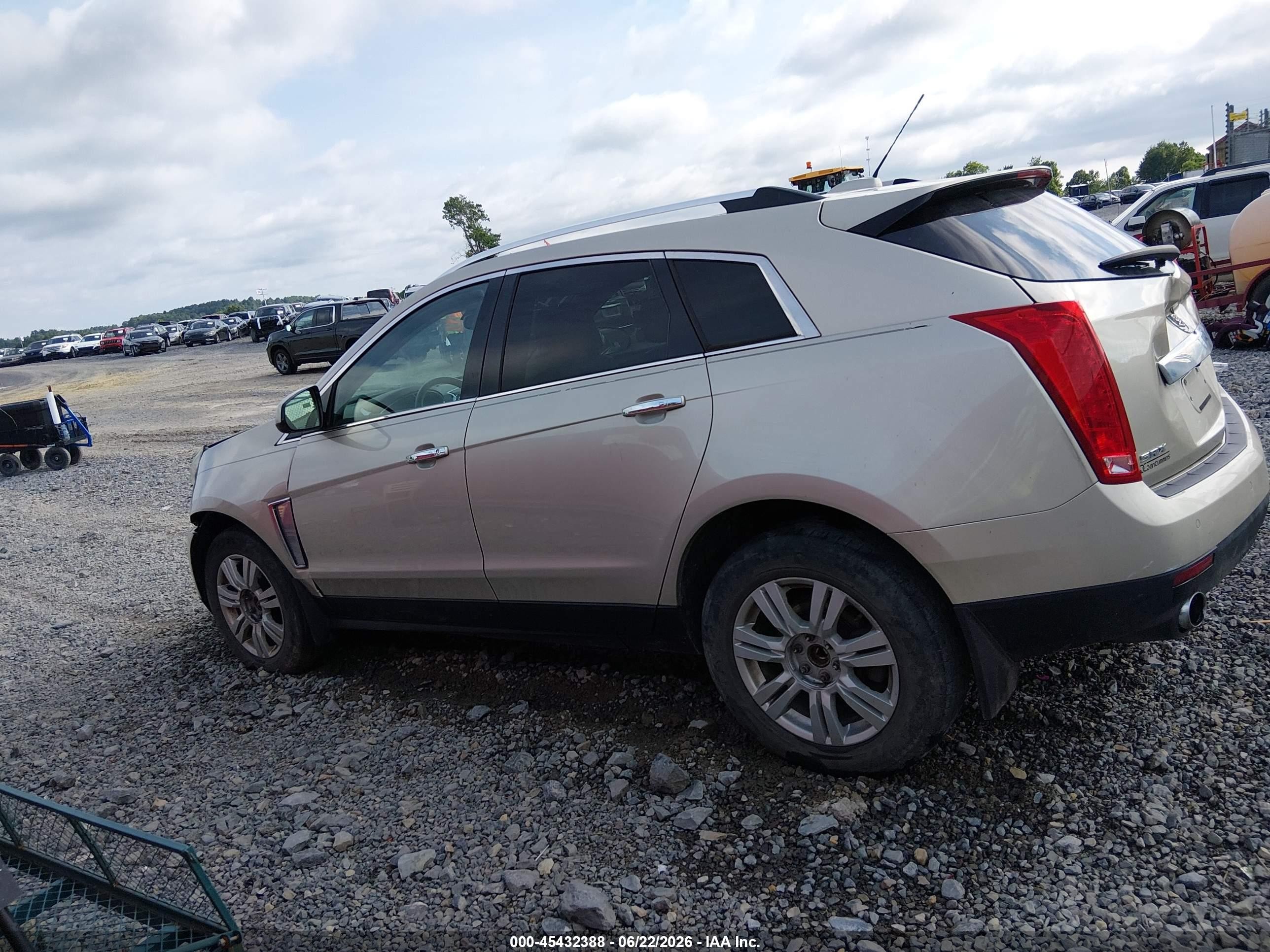 2015 Cadillac Srx Luxury Collection Gold vin: 3GYFNBE31FS546313