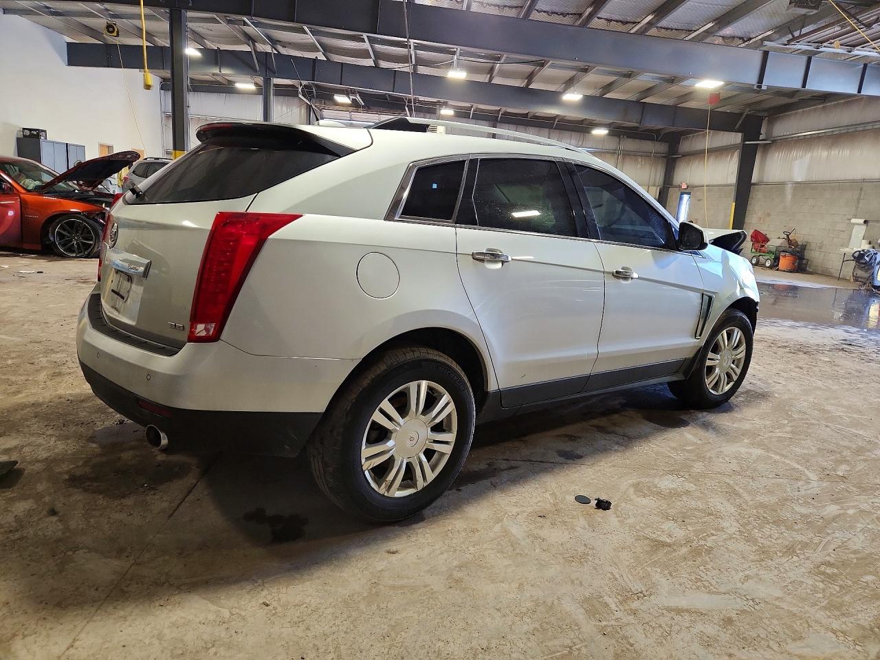 2015 Cadillac Srx Luxury Collection Серебряный vin: 3GYFNBE31FS621799