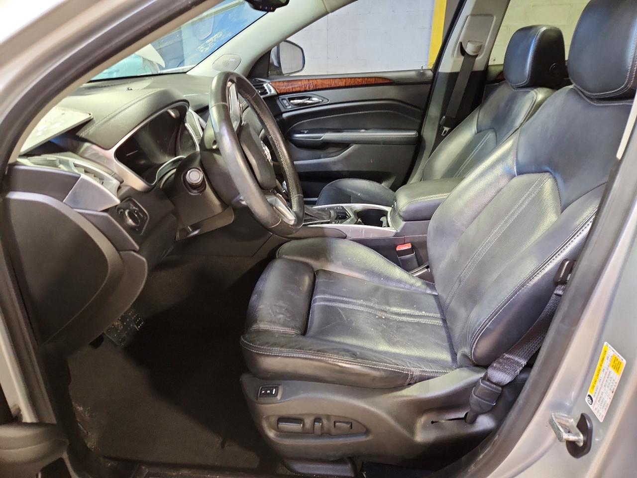2015 Cadillac Srx Luxury Collection Серебряный vin: 3GYFNBE31FS621799