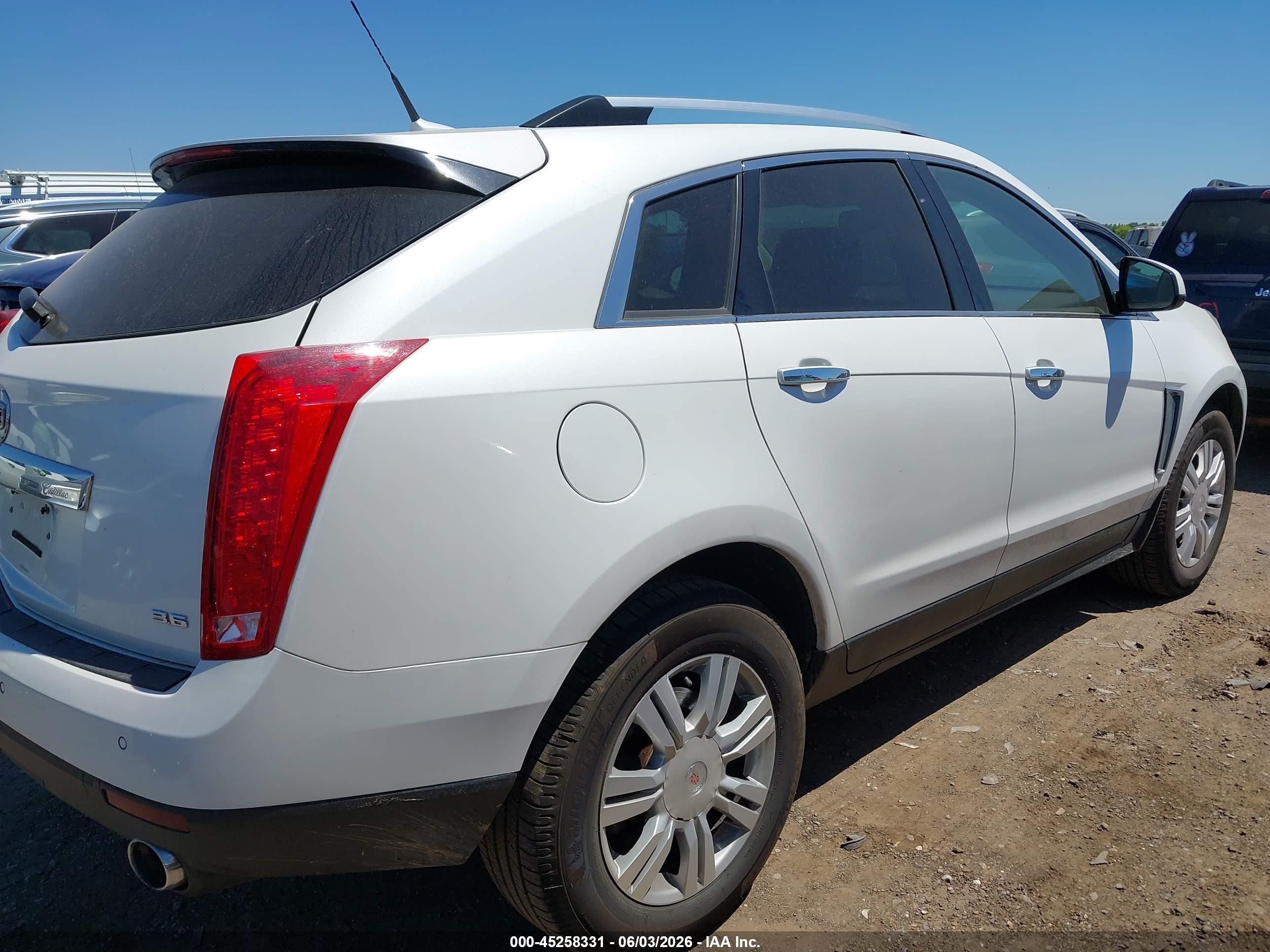 2014 Cadillac Srx Luxury Collection White vin: 3GYFNBE32ES687325