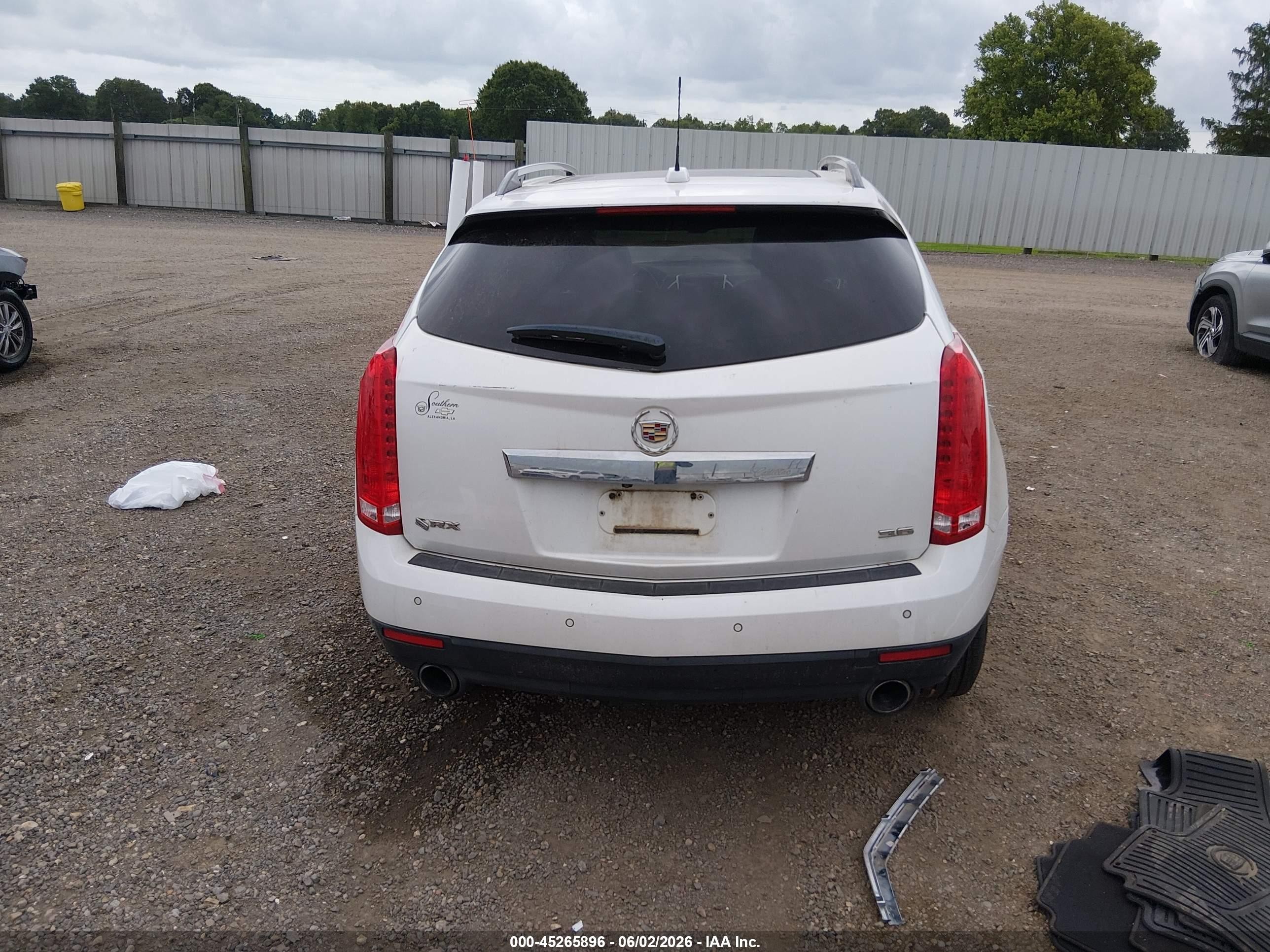 2015 Cadillac Srx Luxury Collection Белый vin: 3GYFNBE32FS548295