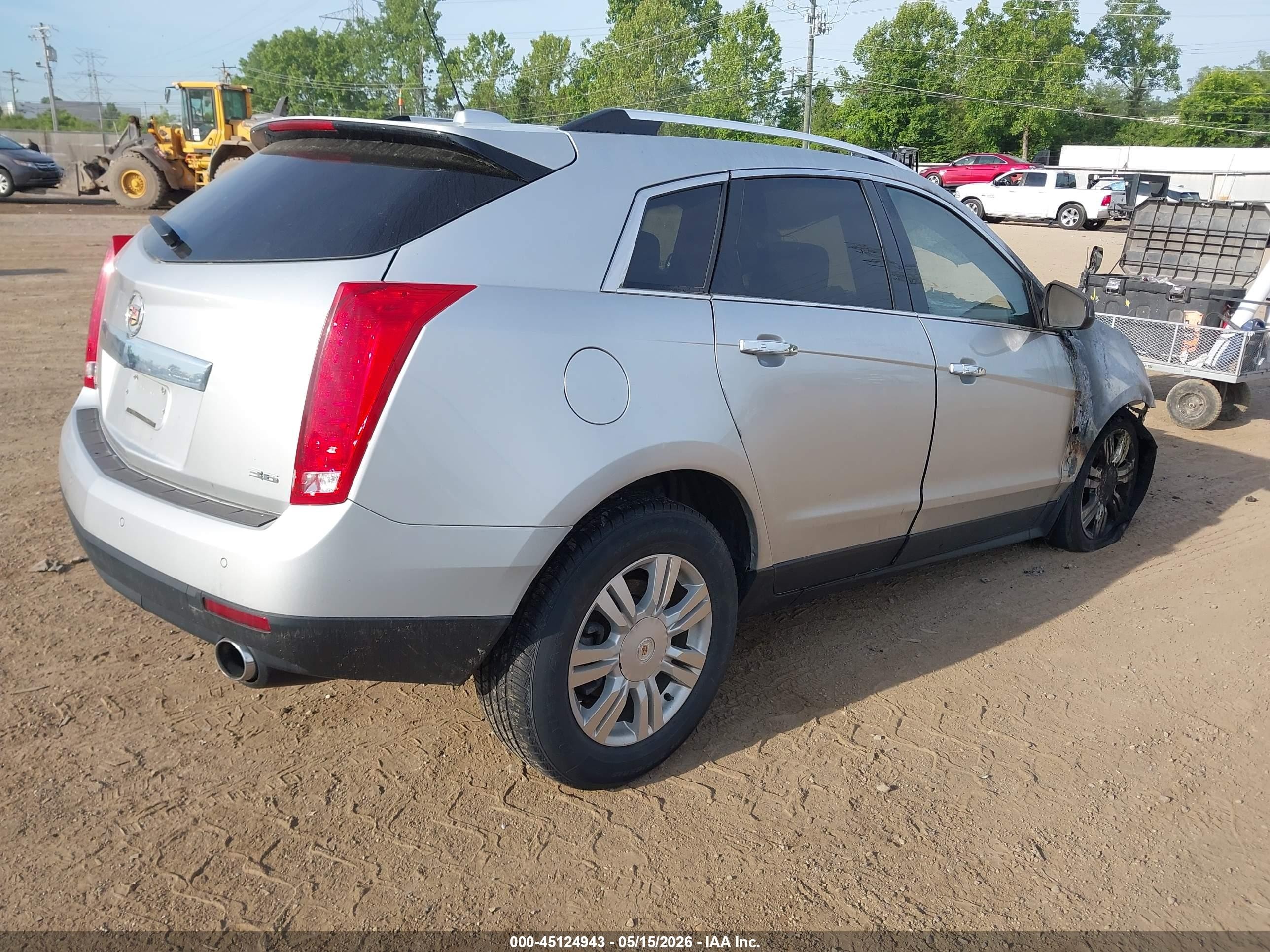 2015 Cadillac Srx Luxury Collection Серебряный vin: 3GYFNBE32FS560446