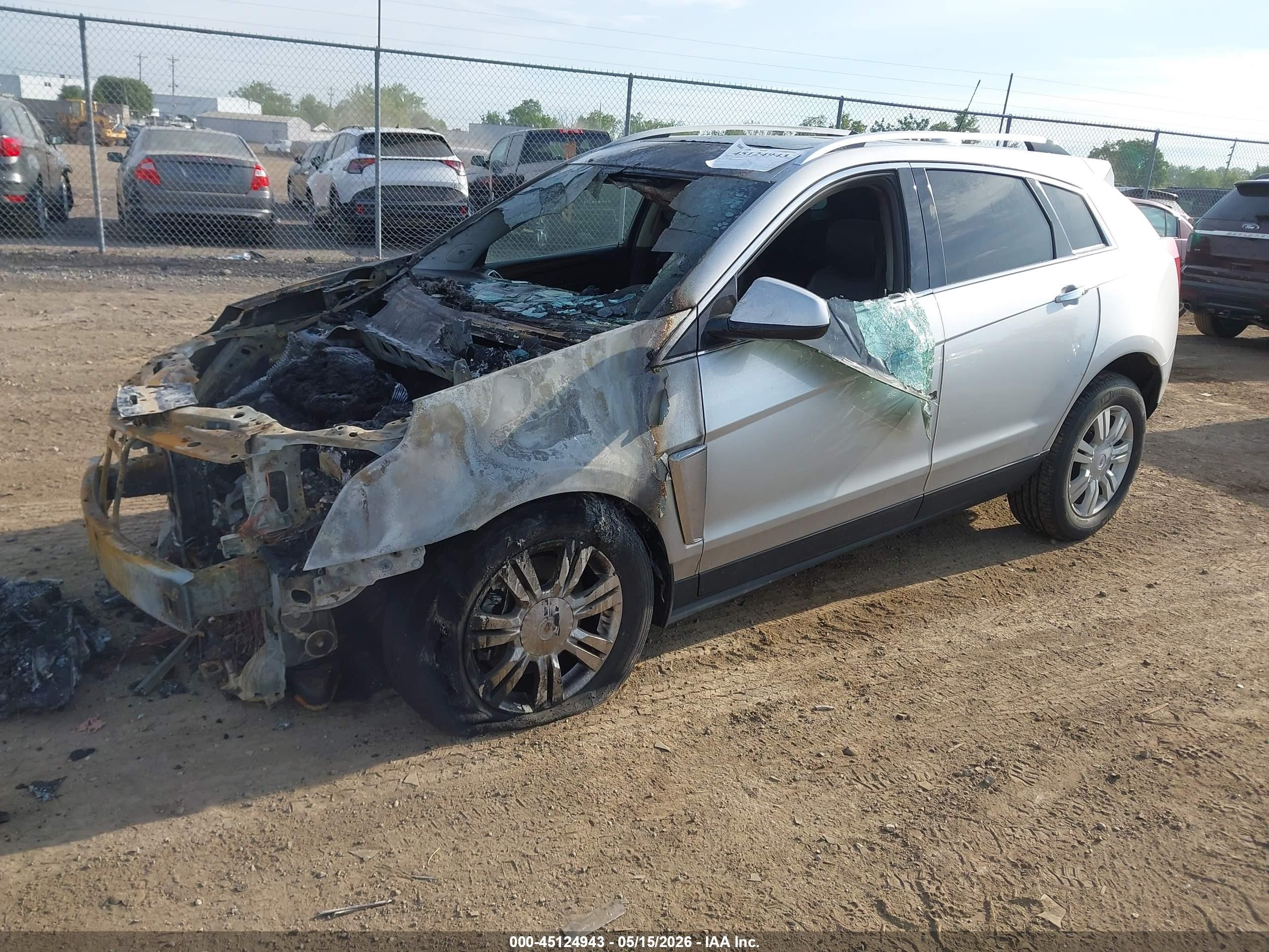 2015 Cadillac Srx Luxury Collection Серебряный vin: 3GYFNBE32FS560446