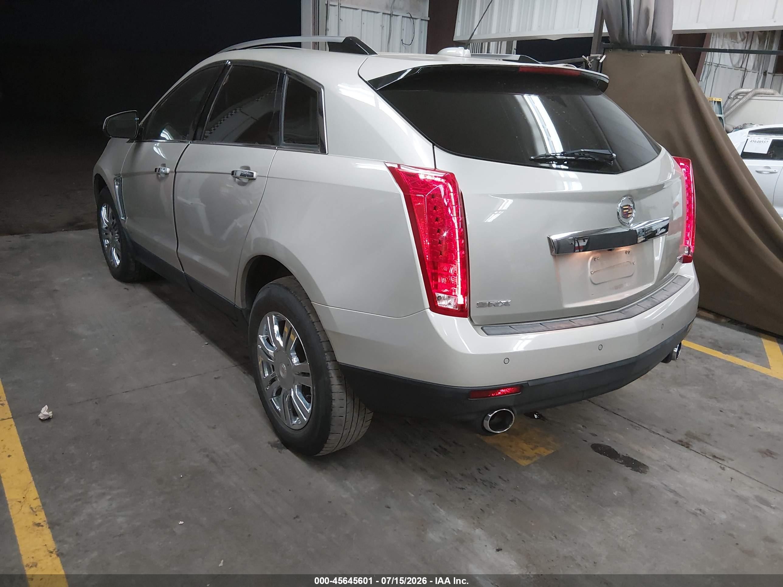 2015 Cadillac Srx Luxury Collection Champagne vin: 3GYFNBE32FS633685