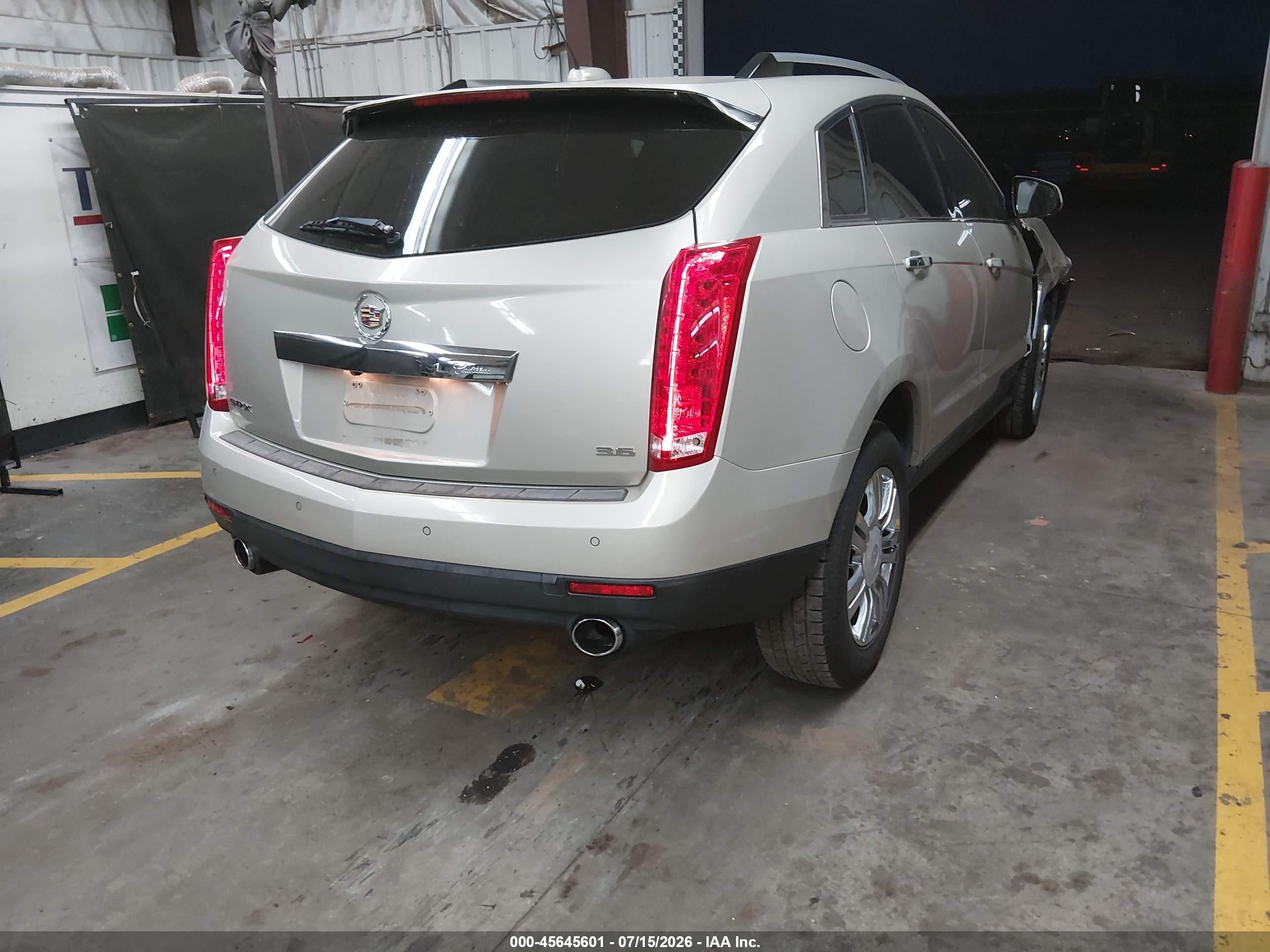 2015 Cadillac Srx Luxury Collection Champagne vin: 3GYFNBE32FS633685
