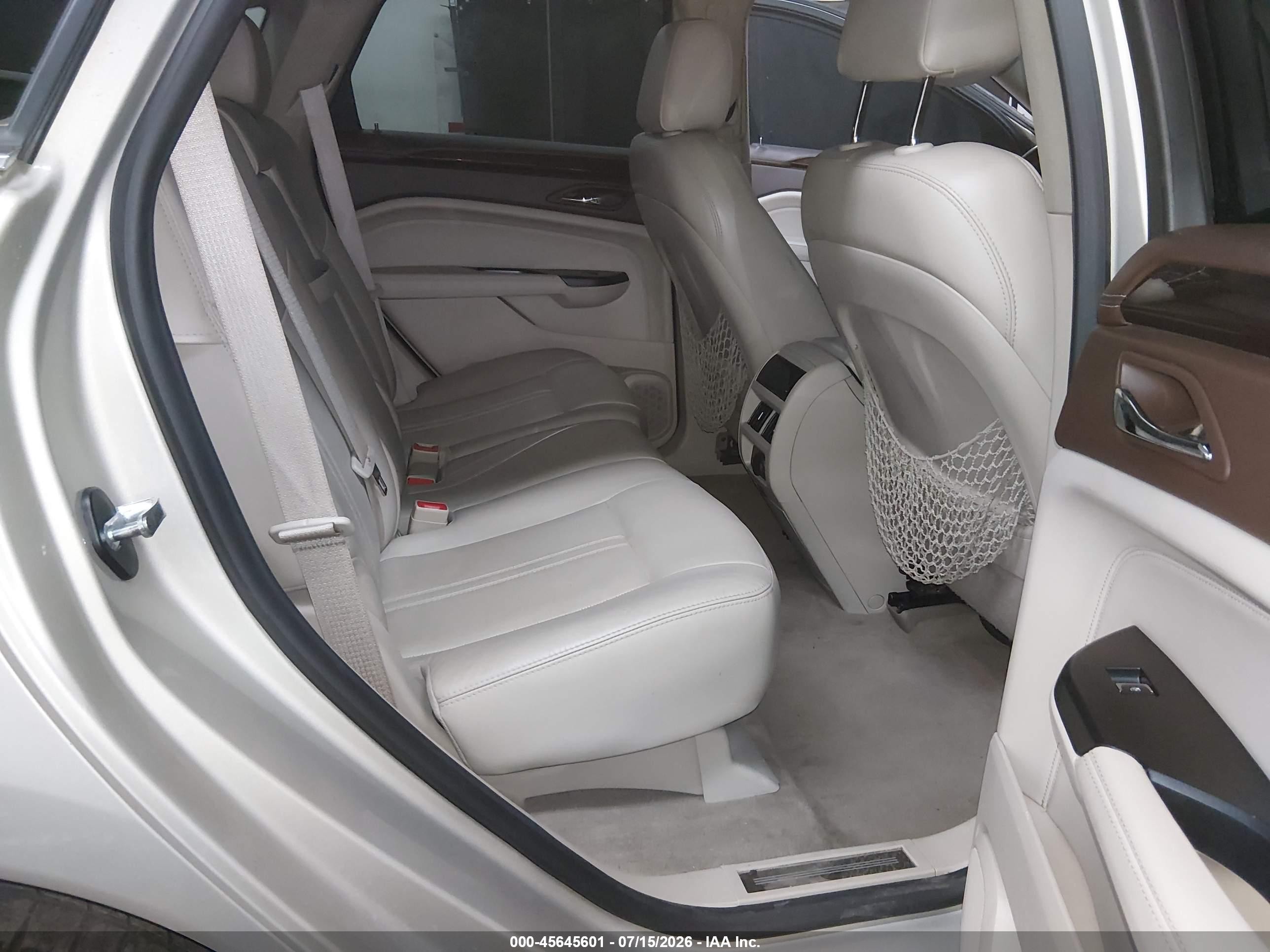 2015 Cadillac Srx Luxury Collection Champagne vin: 3GYFNBE32FS633685