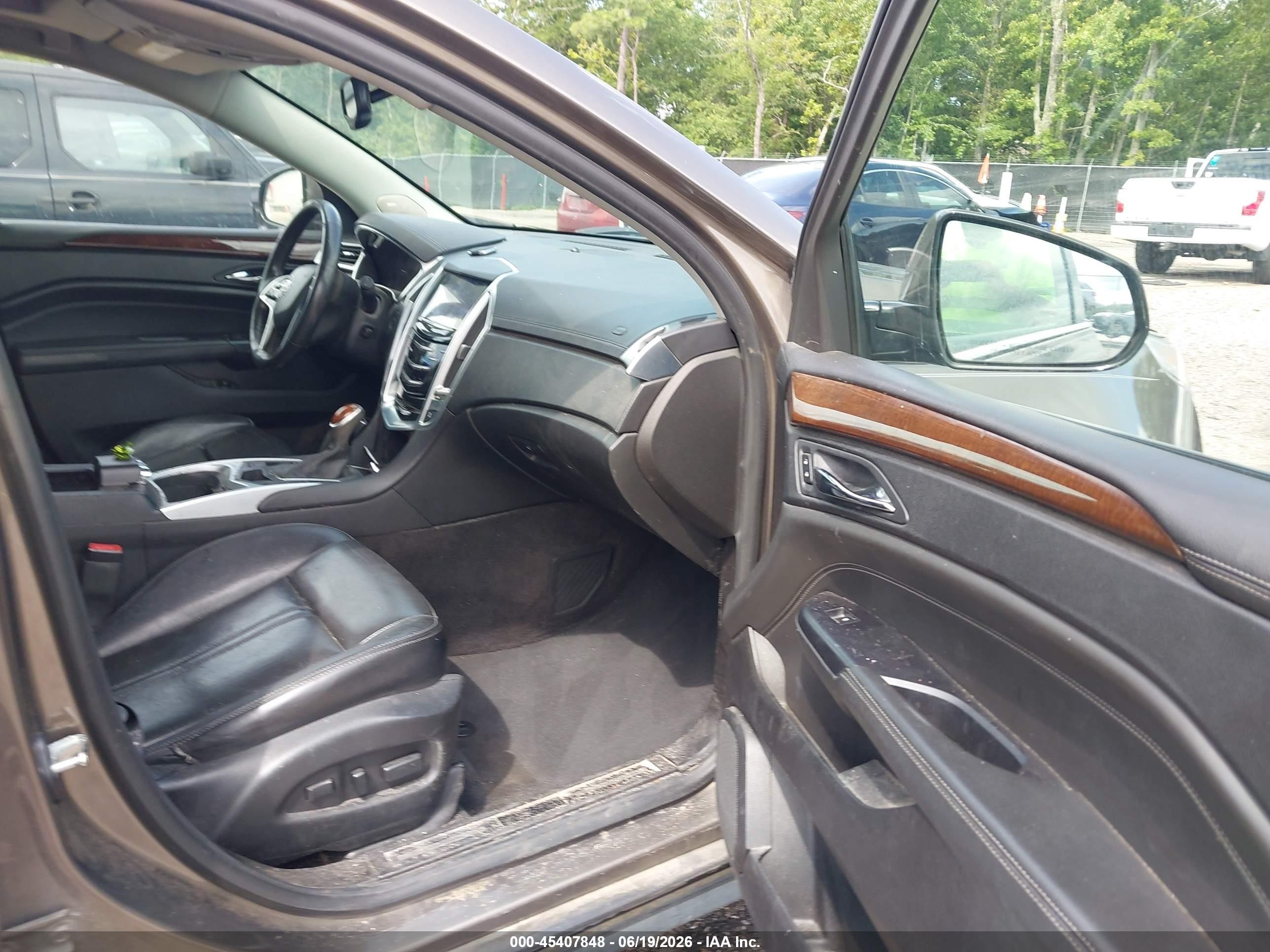 2015 Cadillac Srx Luxury Collection Коричневый vin: 3GYFNBE33FS556213