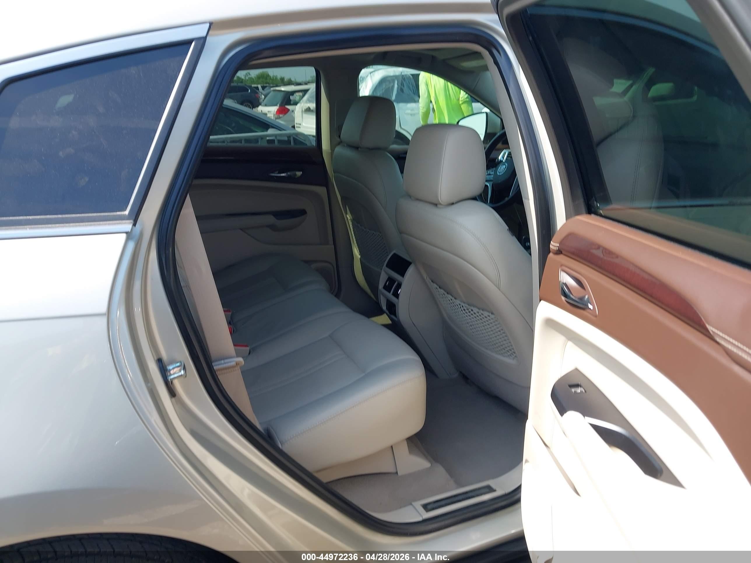 2015 Cadillac Srx Luxury Collection Бежевый vin: 3GYFNBE33FS560164