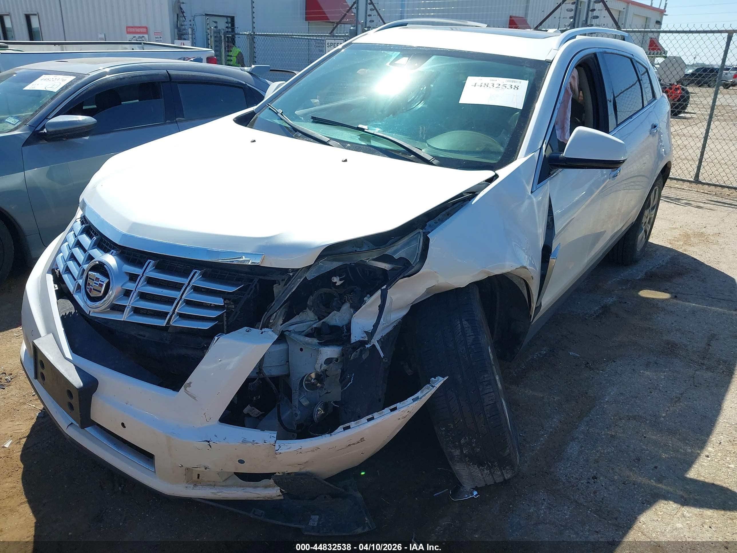 2015 Cadillac Srx Luxury Collection White vin: 3GYFNBE33FS633274
