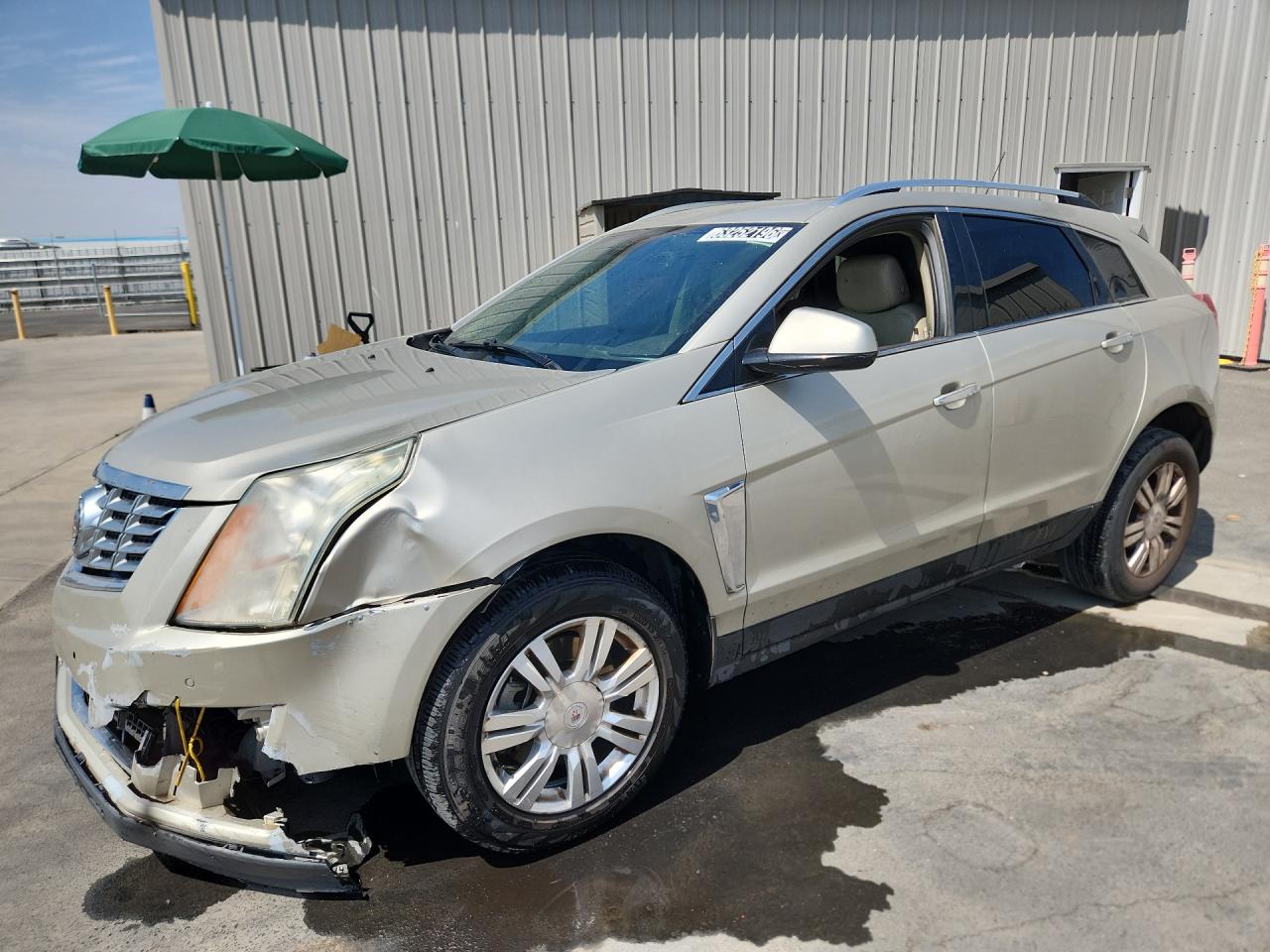 2015 Cadillac Srx Luxury Collection Tan vin: 3GYFNBE34FS584635 Damage: Left Front Fender, Severe Damage, Replacement Required