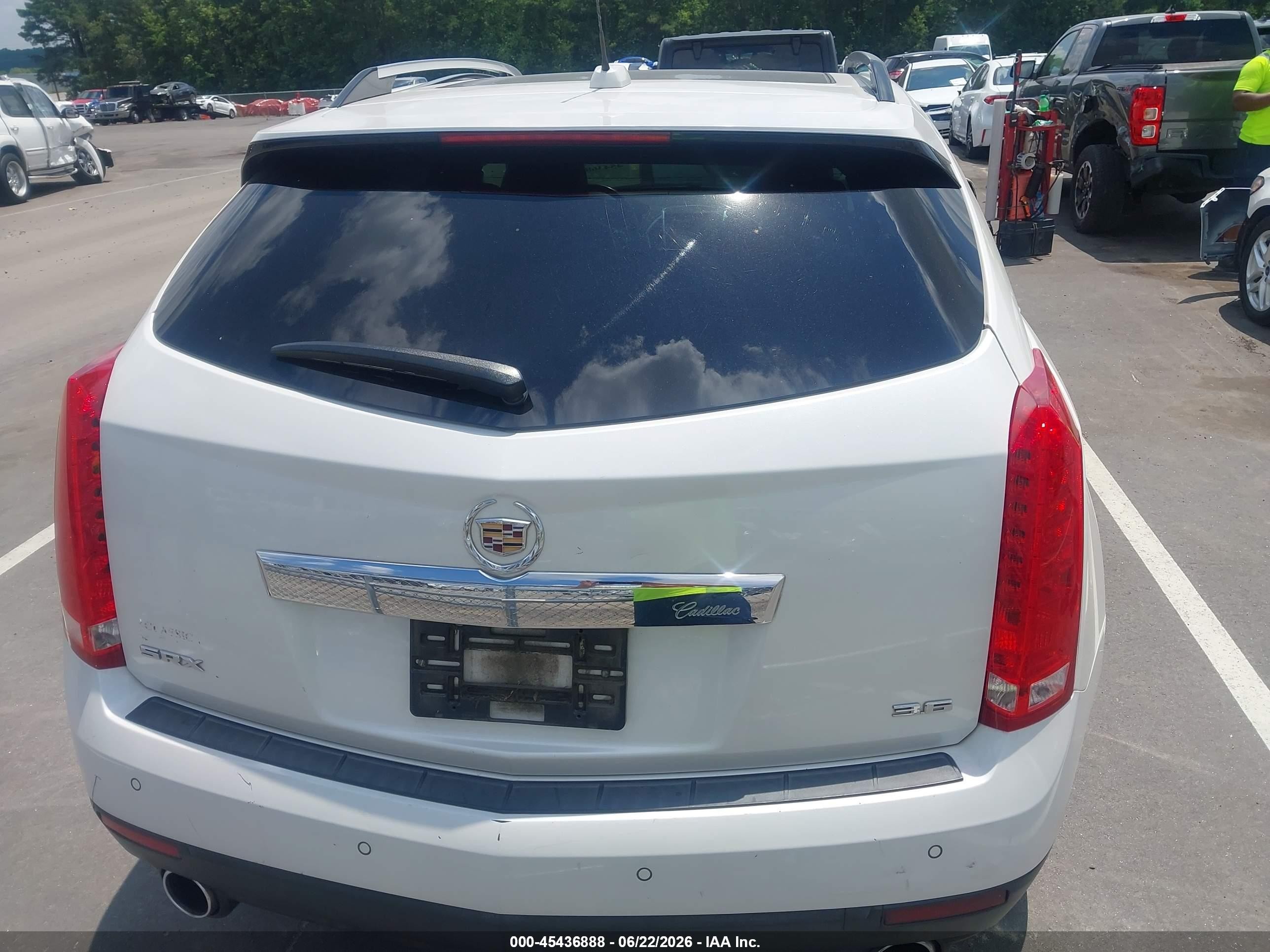 2015 Cadillac Srx Luxury Collection White vin: 3GYFNBE35FS587057