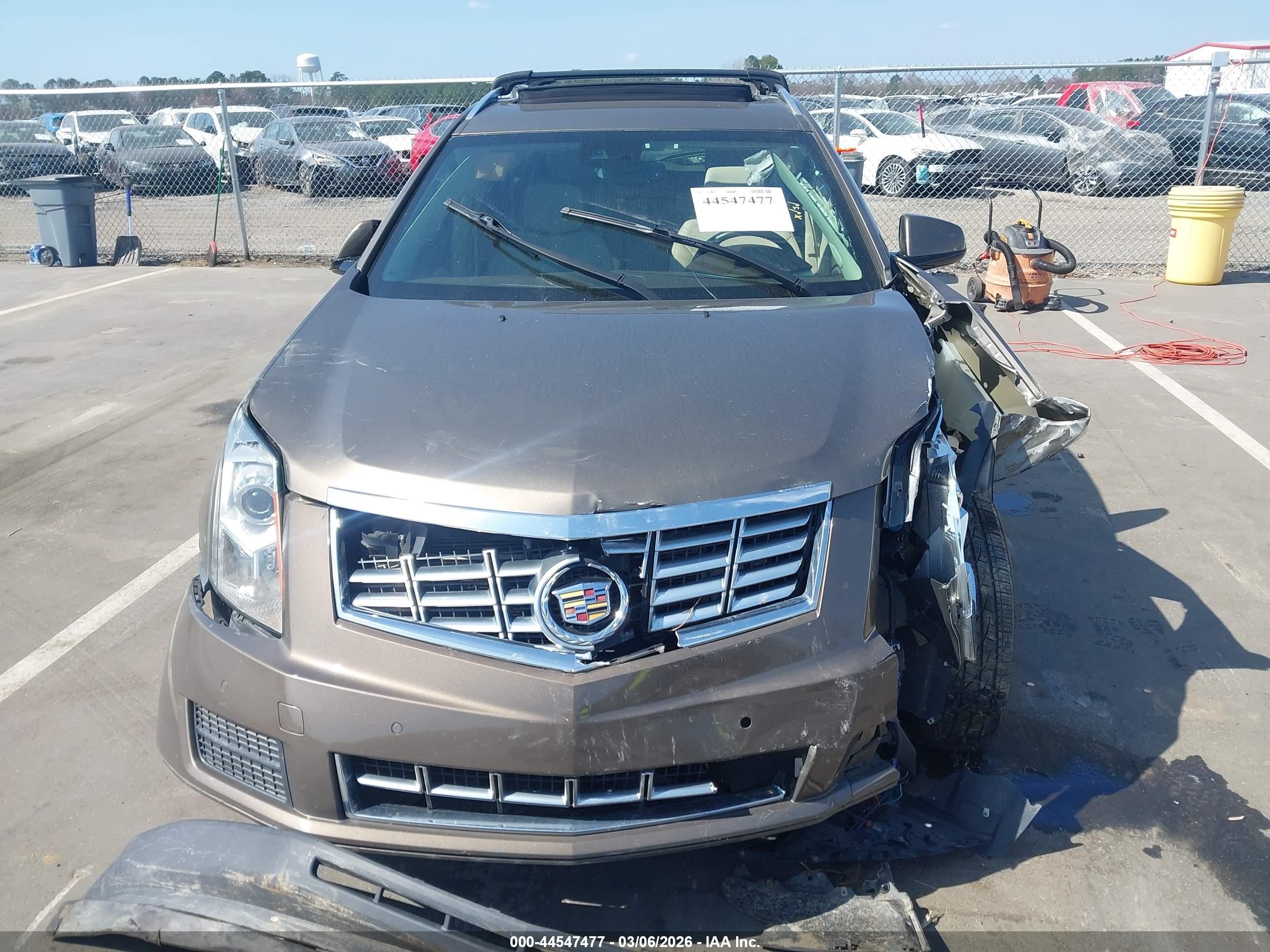 2015 Cadillac Srx Luxury Collection Коричневый vin: 3GYFNBE35FS627962