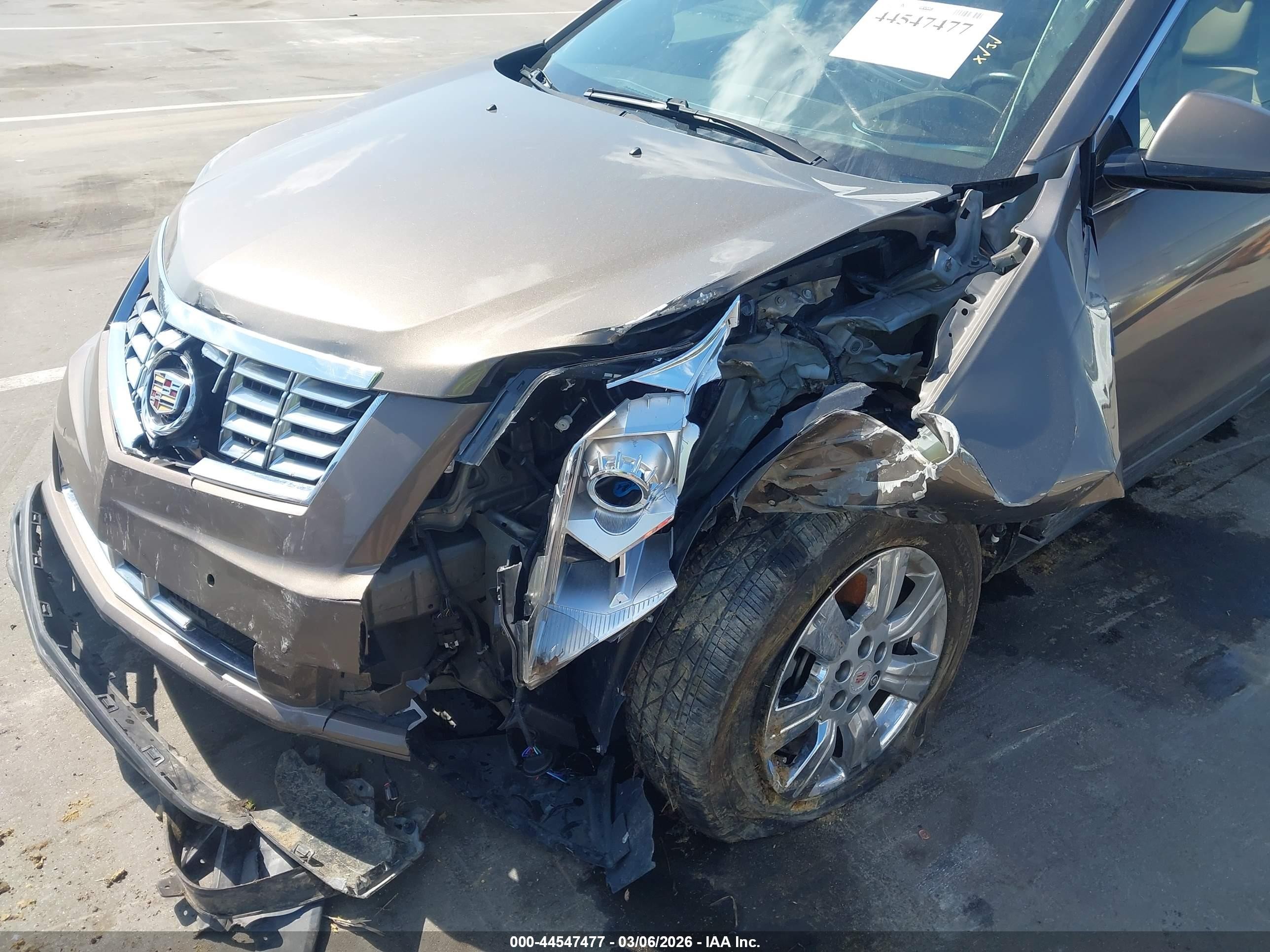 2015 Cadillac Srx Luxury Collection Коричневый vin: 3GYFNBE35FS627962