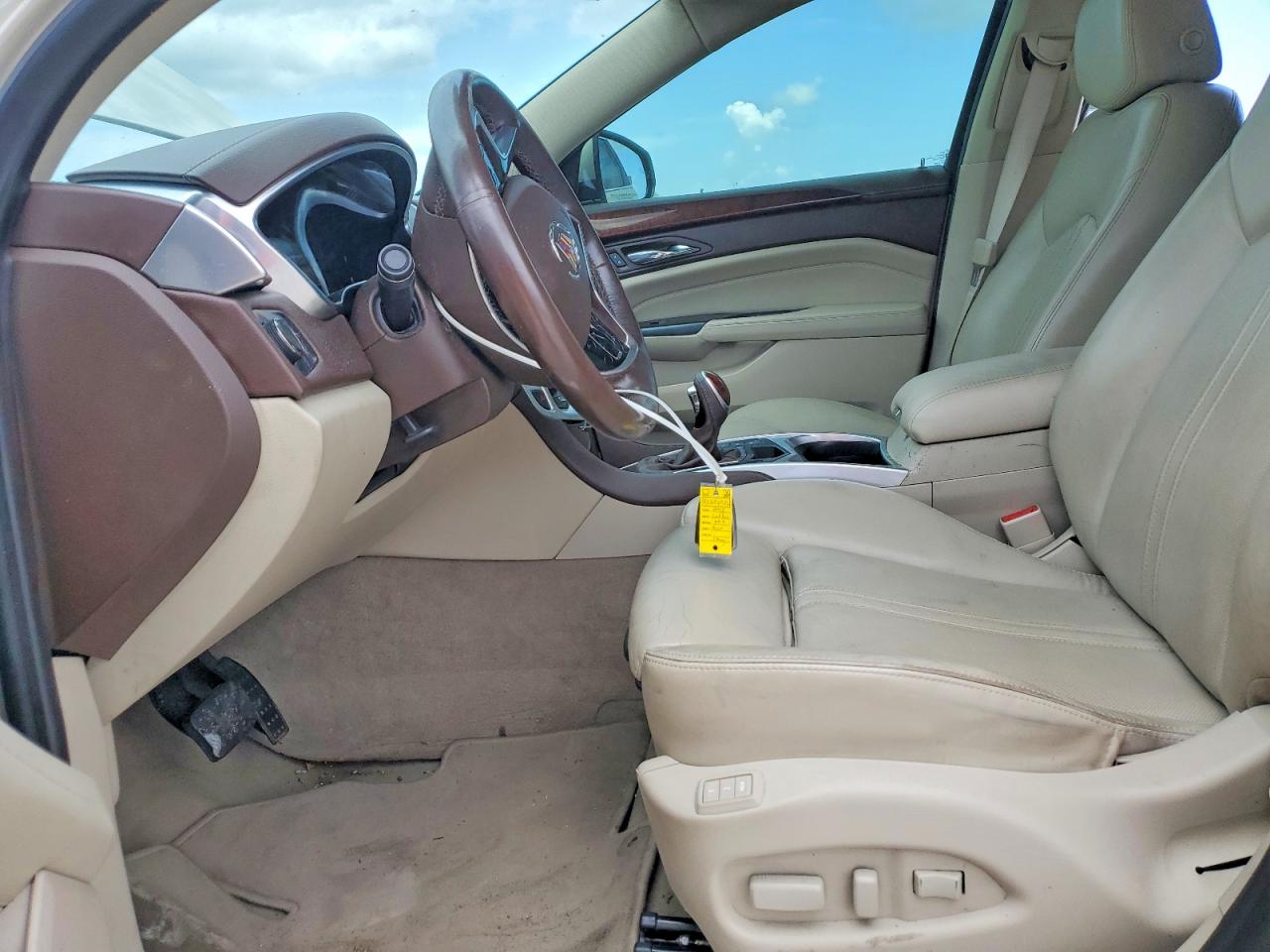 2015 Cadillac Srx Luxury Collection Cream vin: 3GYFNBE36FS606926