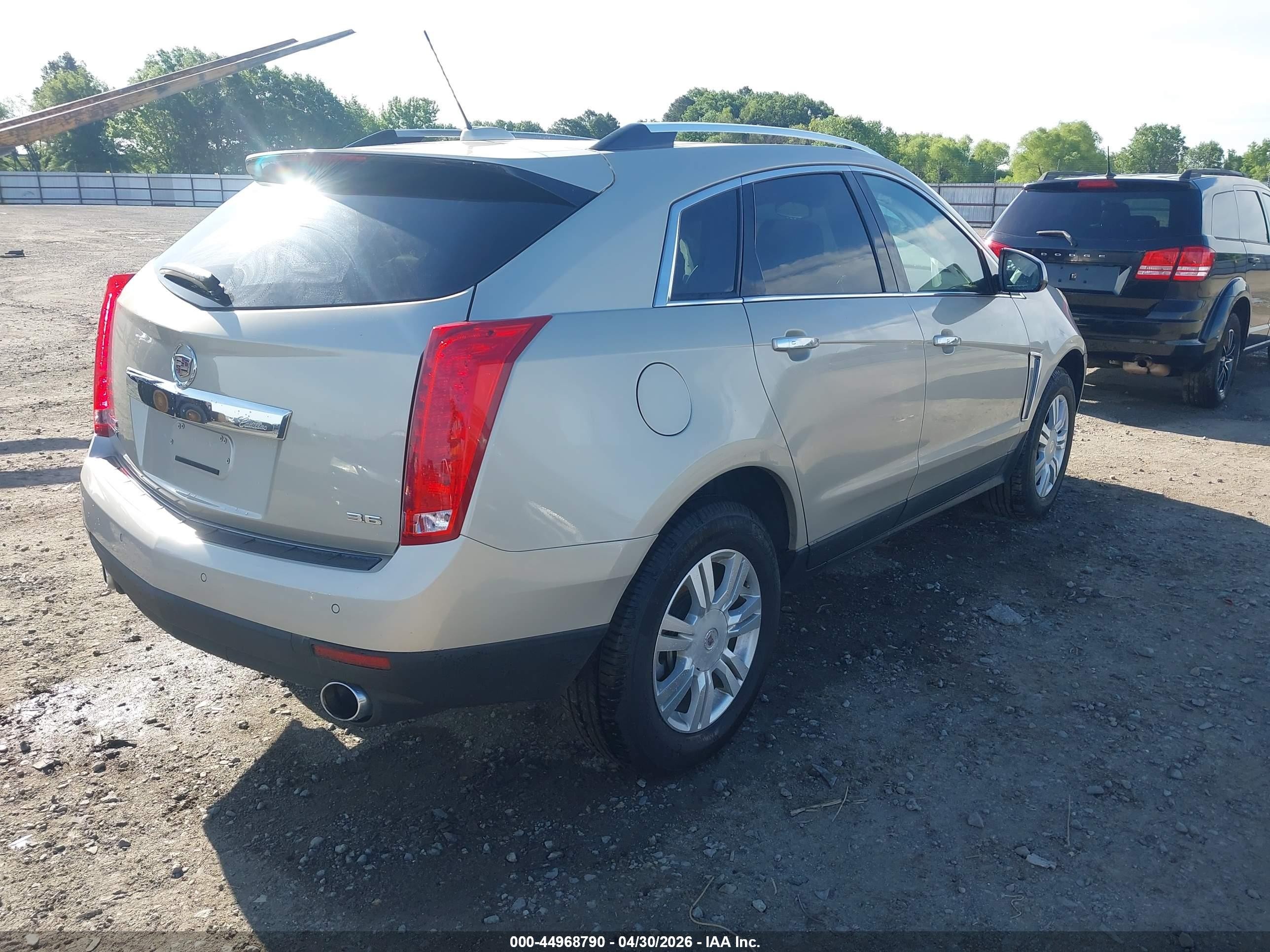 2016 Cadillac Srx Luxury Collection Золотой vin: 3GYFNBE37GS566969