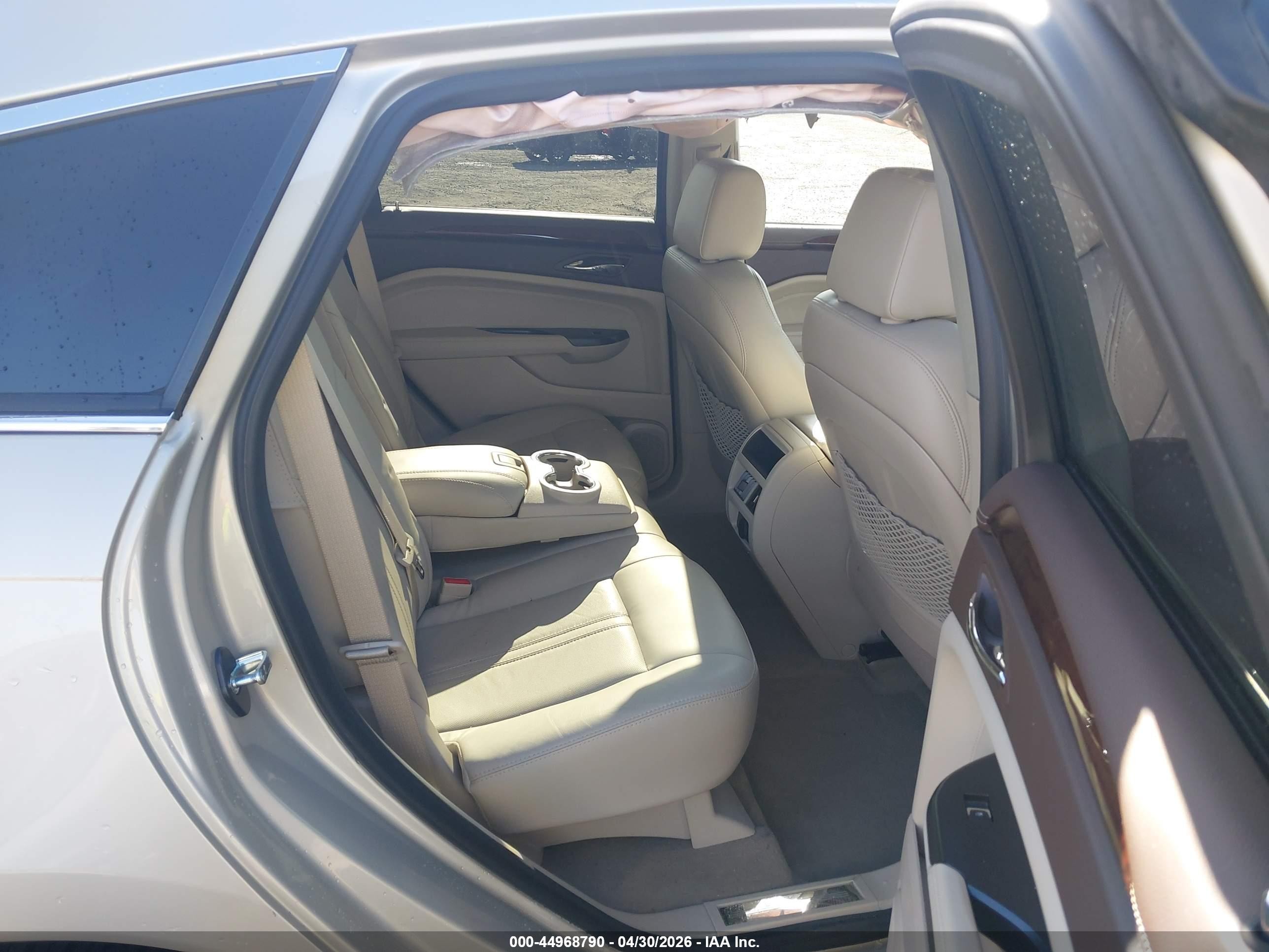 2016 Cadillac Srx Luxury Collection Золотой vin: 3GYFNBE37GS566969