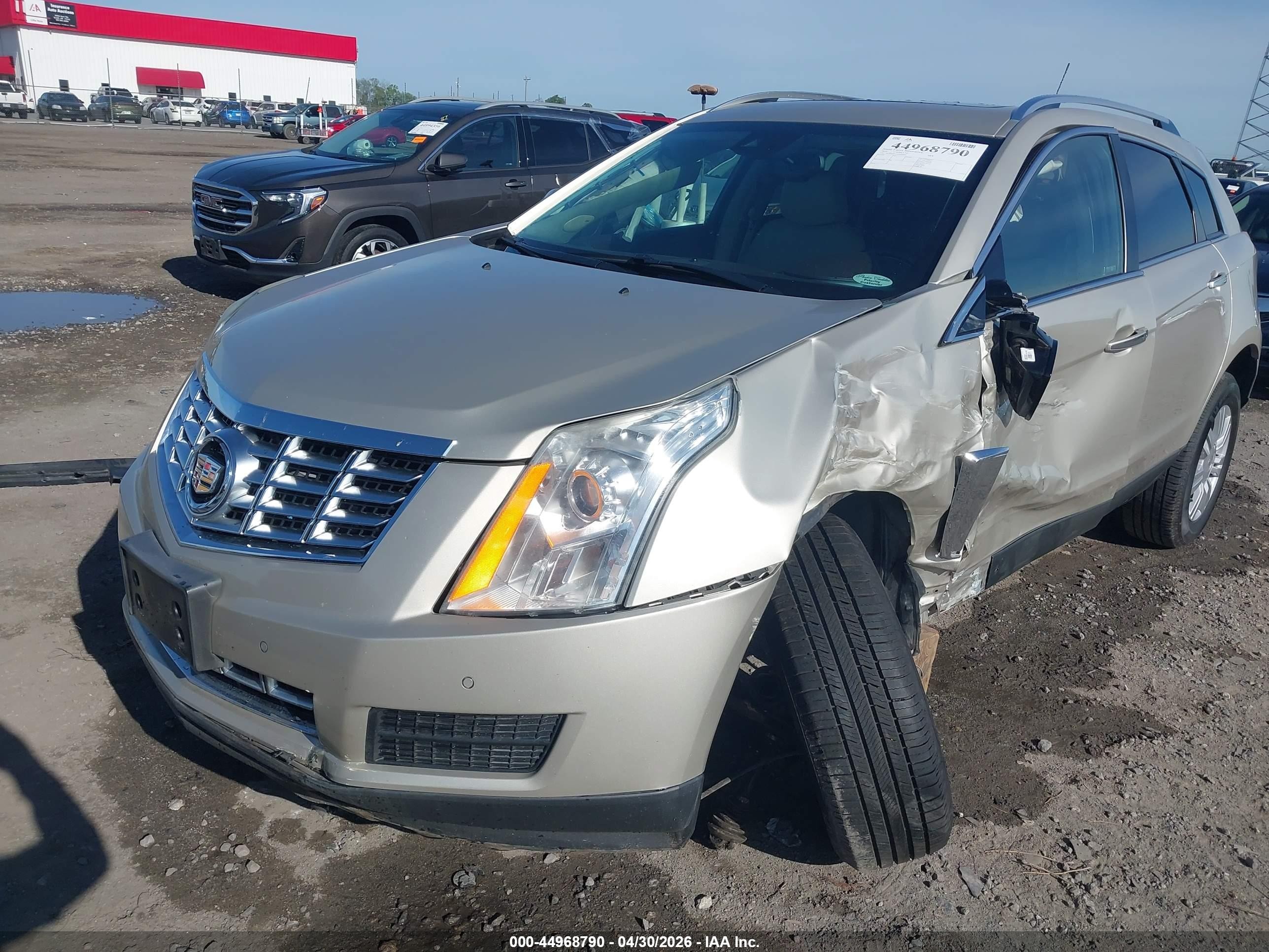 2016 Cadillac Srx Luxury Collection Золотой vin: 3GYFNBE37GS566969