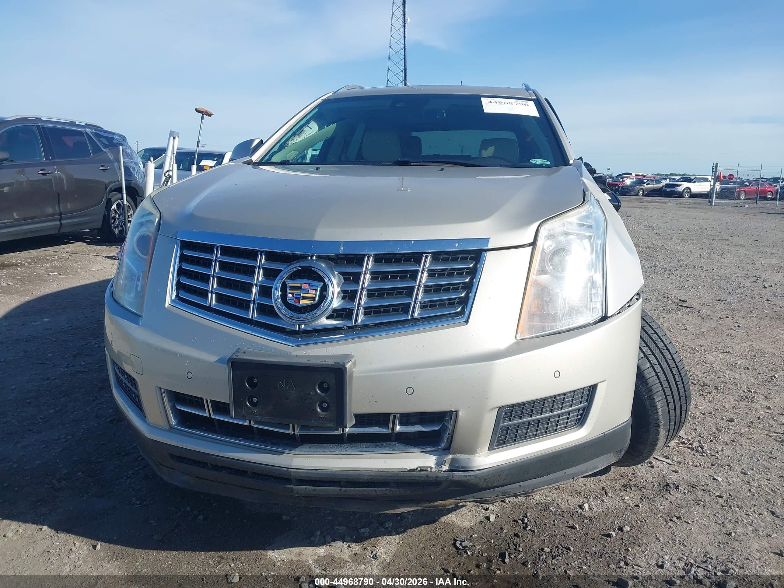 2016 Cadillac Srx Luxury Collection Золотой vin: 3GYFNBE37GS566969