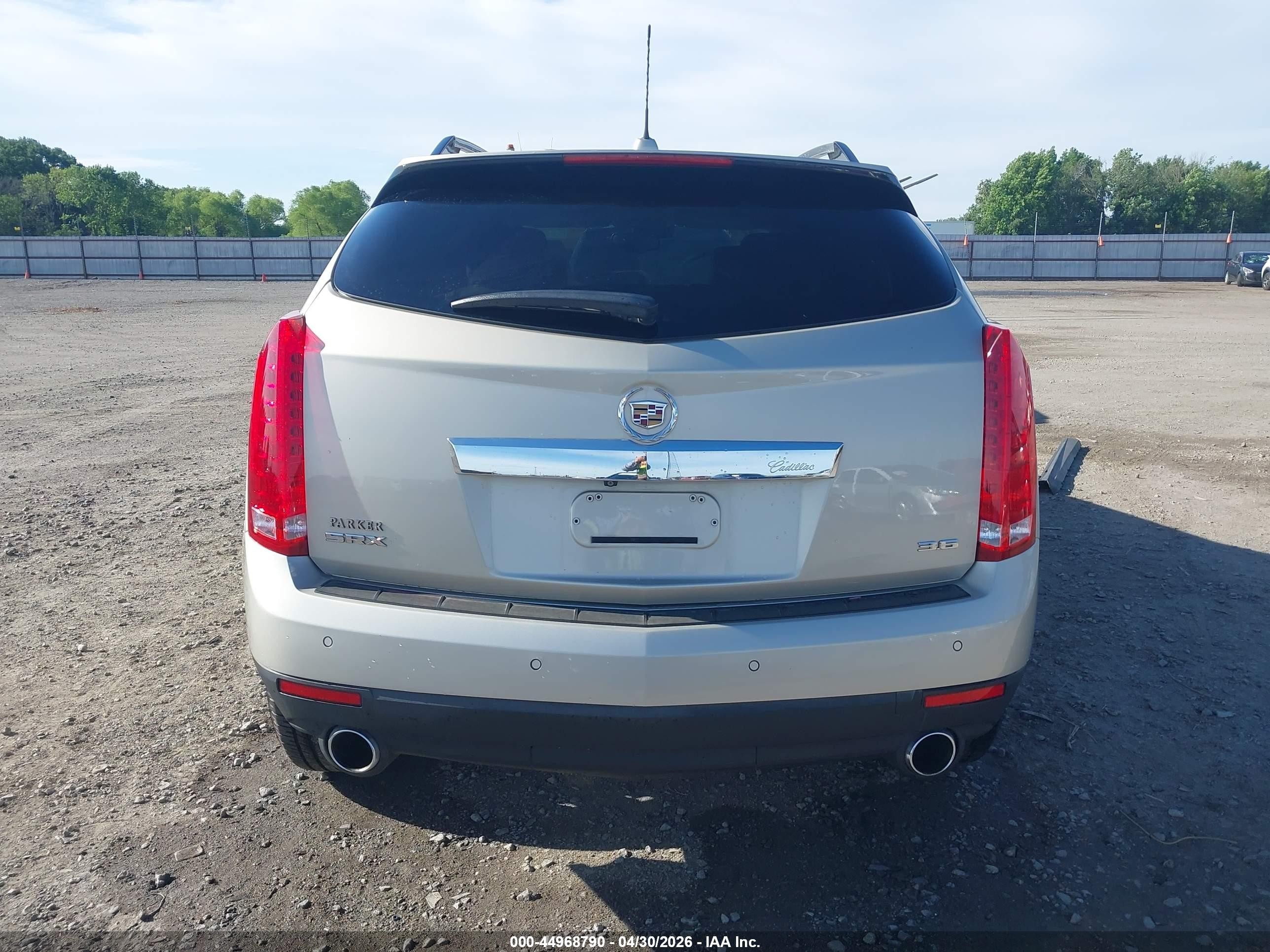 2016 Cadillac Srx Luxury Collection Золотой vin: 3GYFNBE37GS566969