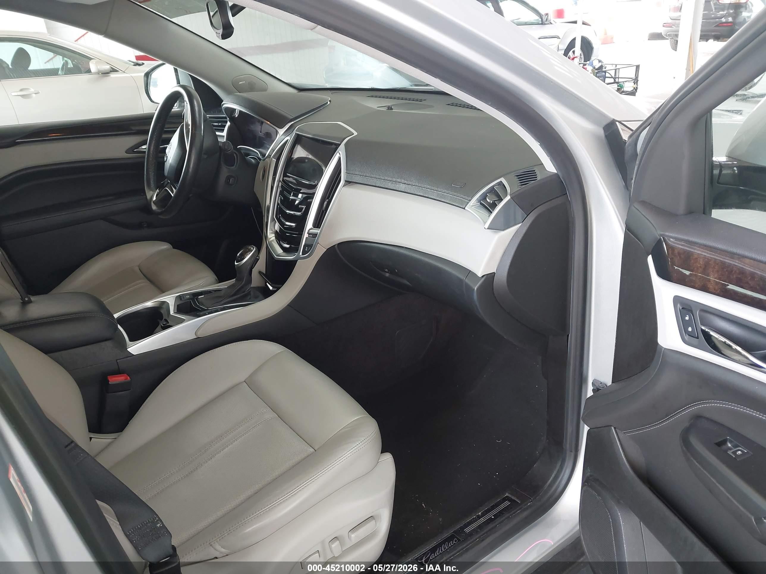 2014 Cadillac Srx Luxury Collection Silver vin: 3GYFNBE38ES602116