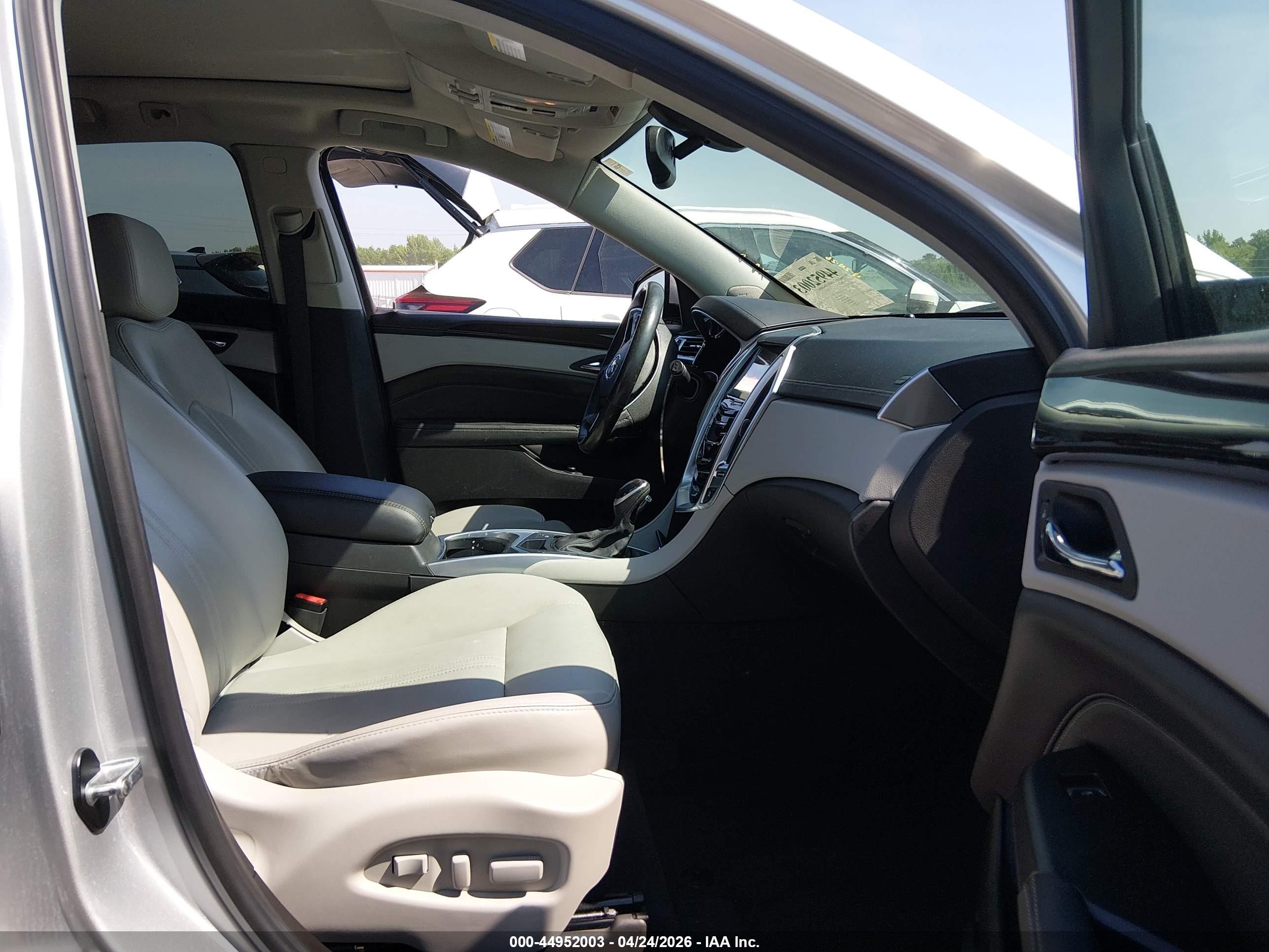 2016 Cadillac Srx Luxury Collection Silver vin: 3GYFNBE38GS529204